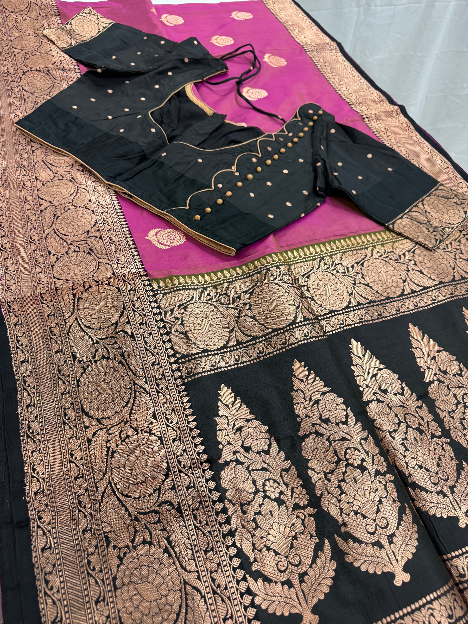 Certified Silk Purplish Pink Banarasi Saree with 38 Size Stitched Blouse.