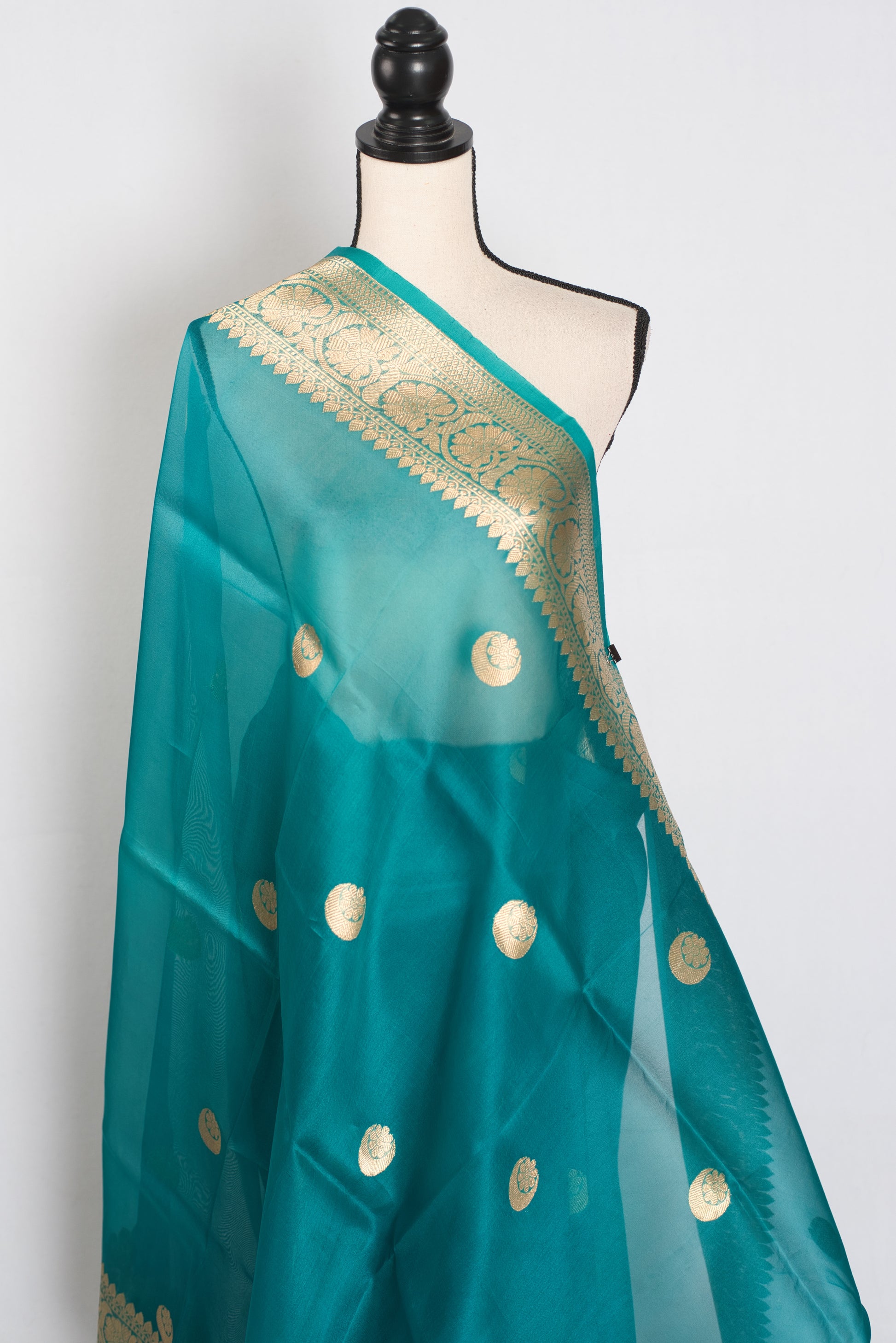 Ritaja : Rama Green and Gold Kora Organza Banarasi Saree with 38 Size Blouse image 5