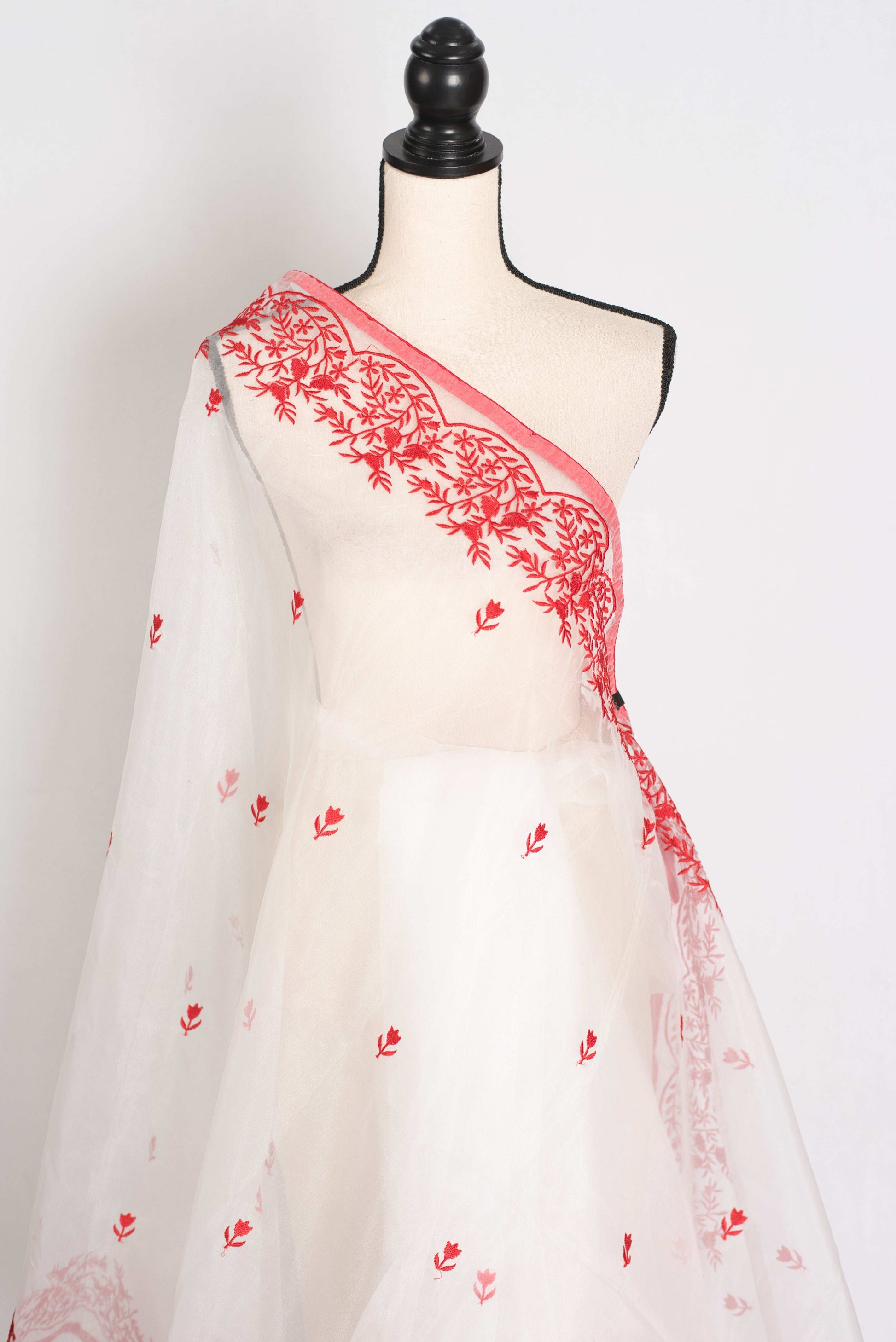 Noori : White and Red Semi Organza Embroidery Designer Saree image 4