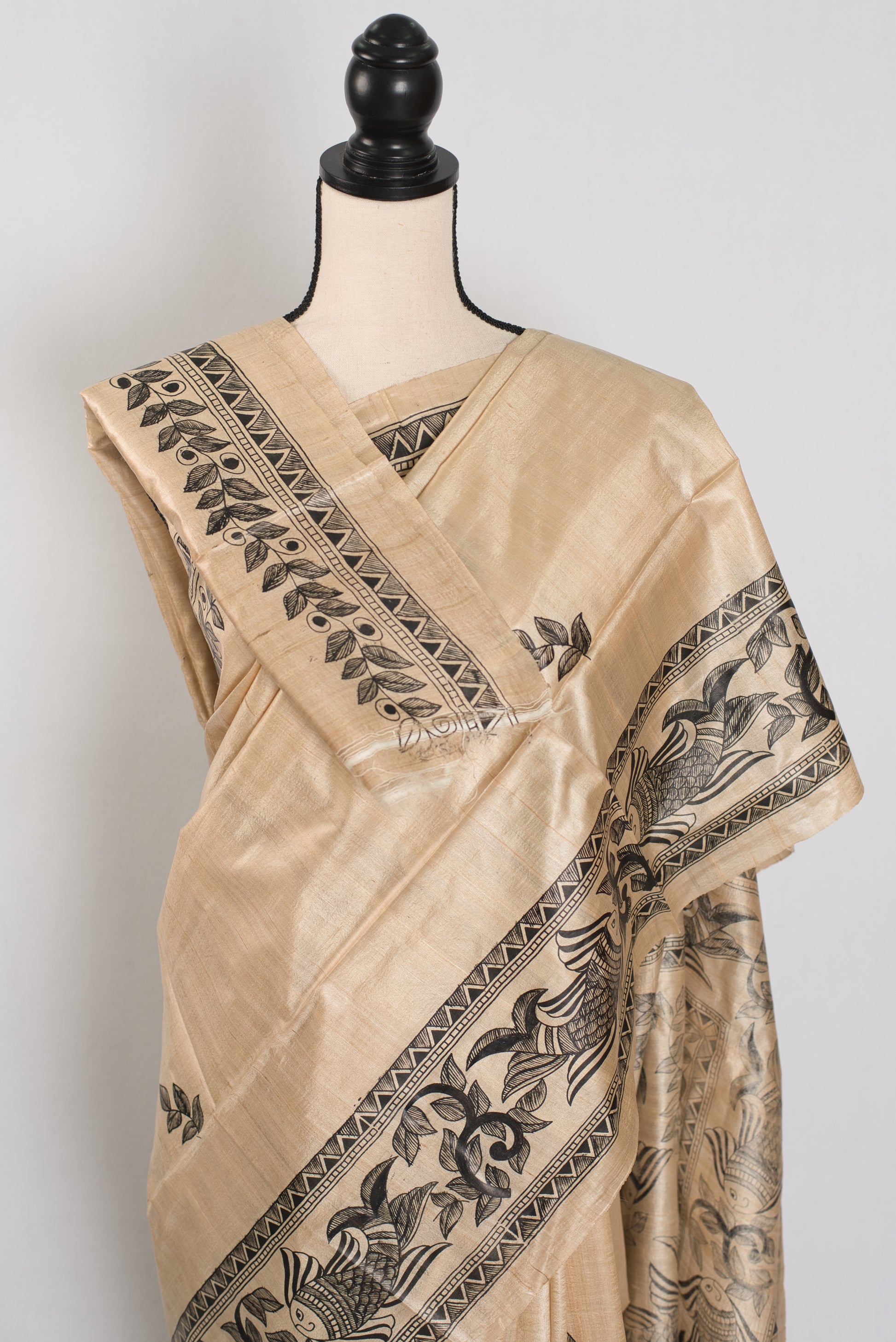 Matsya: Hand-Painted Madhubani Tussar Silk Saree | Fish Motif | Beige & Black image 2
