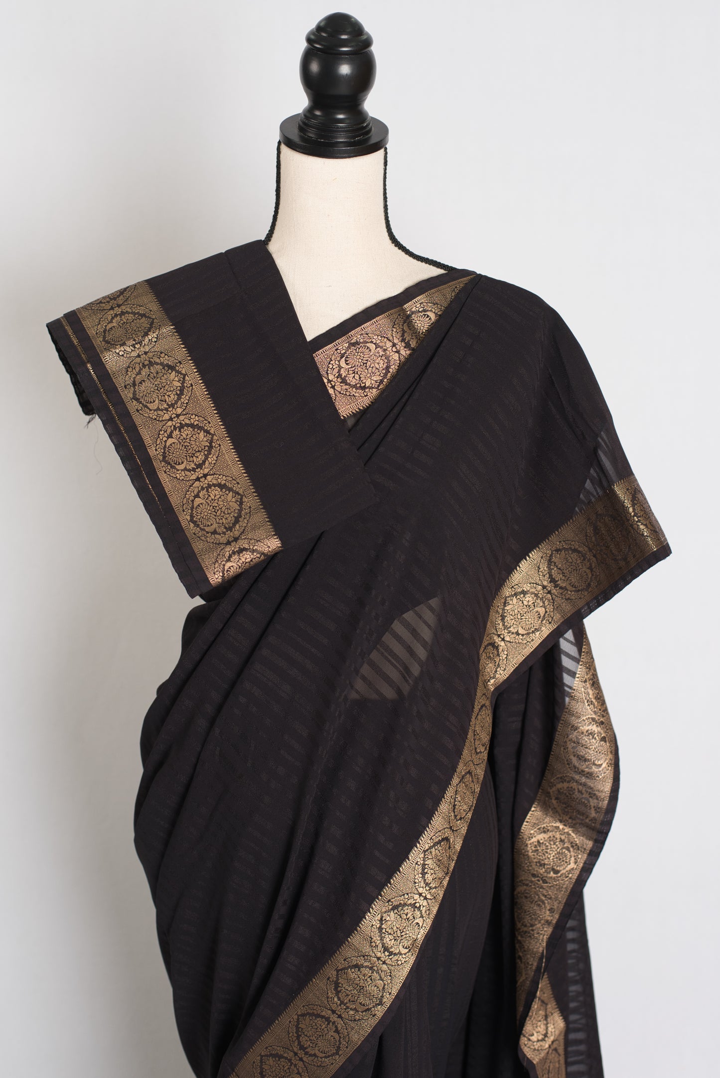 Fiza : Semi Crepe Black and Gold Banarasi Saree image 2