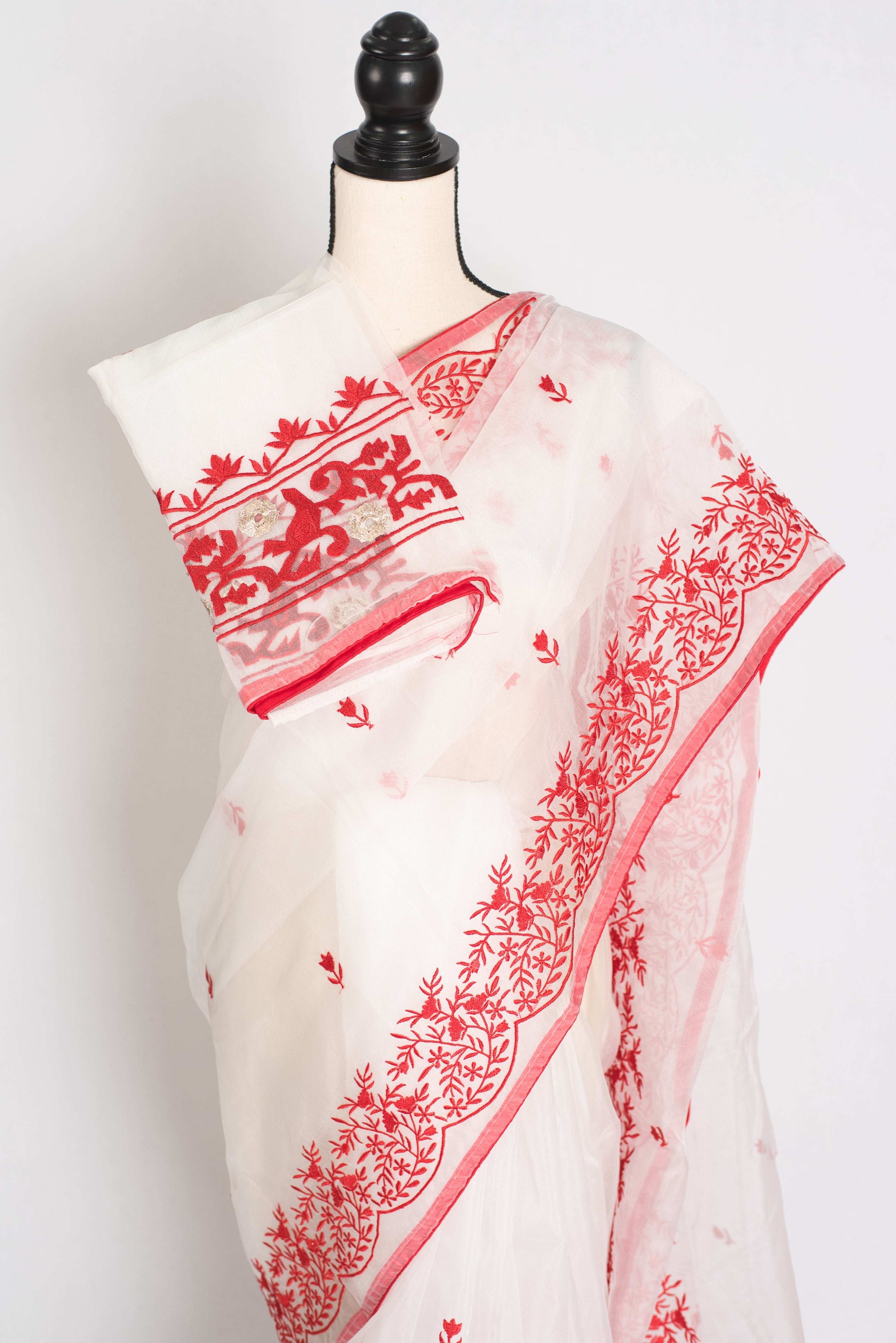 Noori : White and Red Semi Organza Embroidery Designer Saree image 2