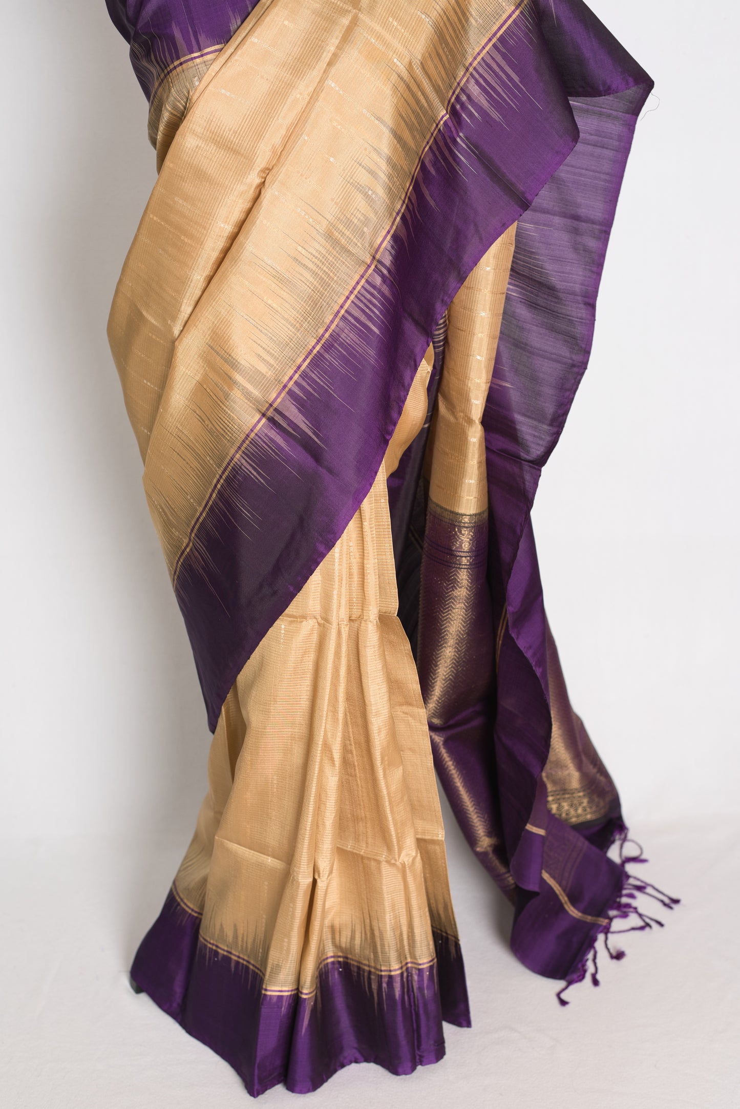 Nita : Beige and Deep Purple Lightweight Pure Kanjivaram Silk Saree image 5