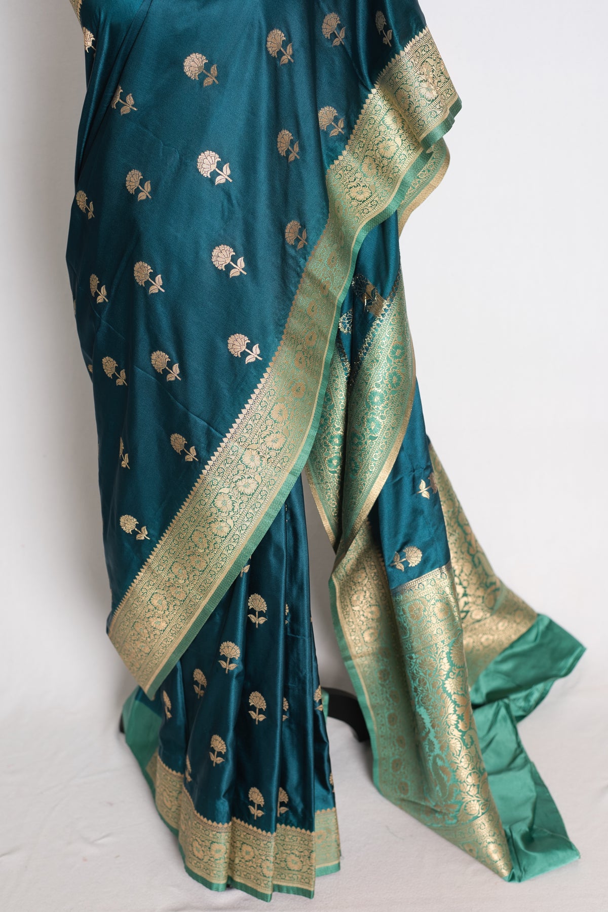 Mahi: Cobalt Blue Semi Mashru Banarasi Silk Saree image 7