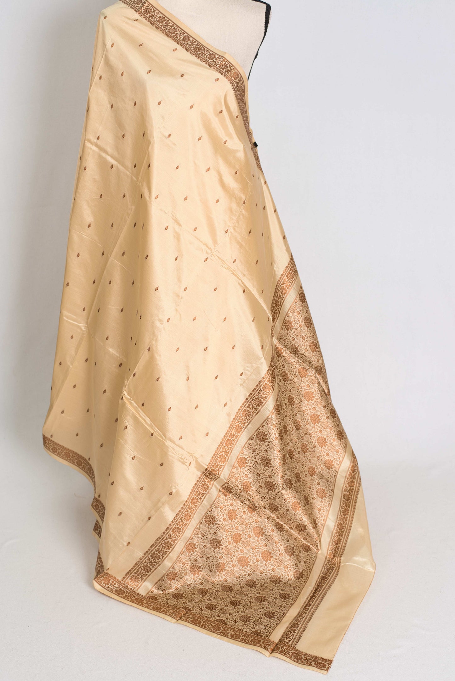 Lima : Certified Silk Banarasi Saree with Resham Work in Beige Cream image 3