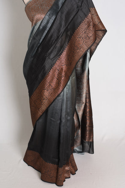 Nadia :Grey & Black Ombre Raw Silk Valkalam Banarasi Saree | Silk Mark Certified image 5