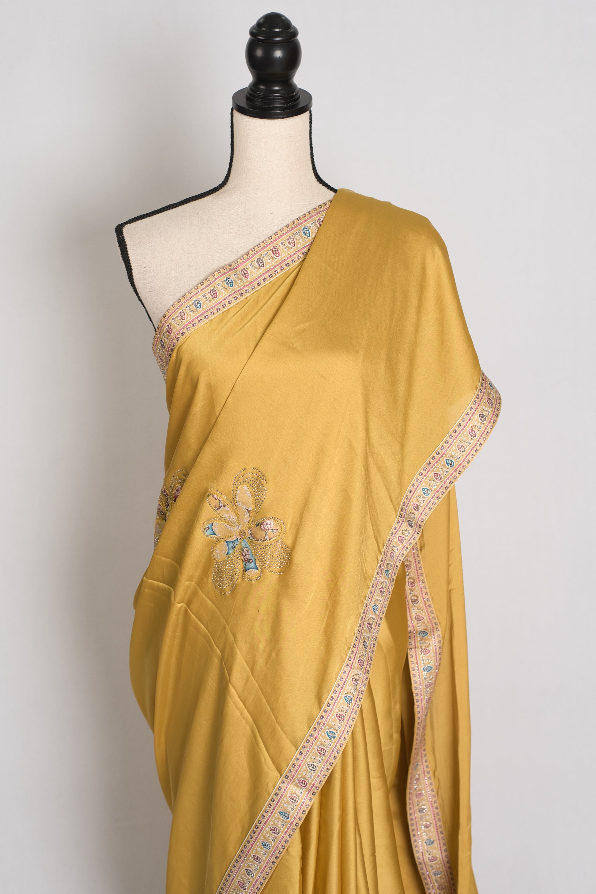 Sanj : Pale Yellow Semi Satin Aplic Work Party Wear Saree image 5