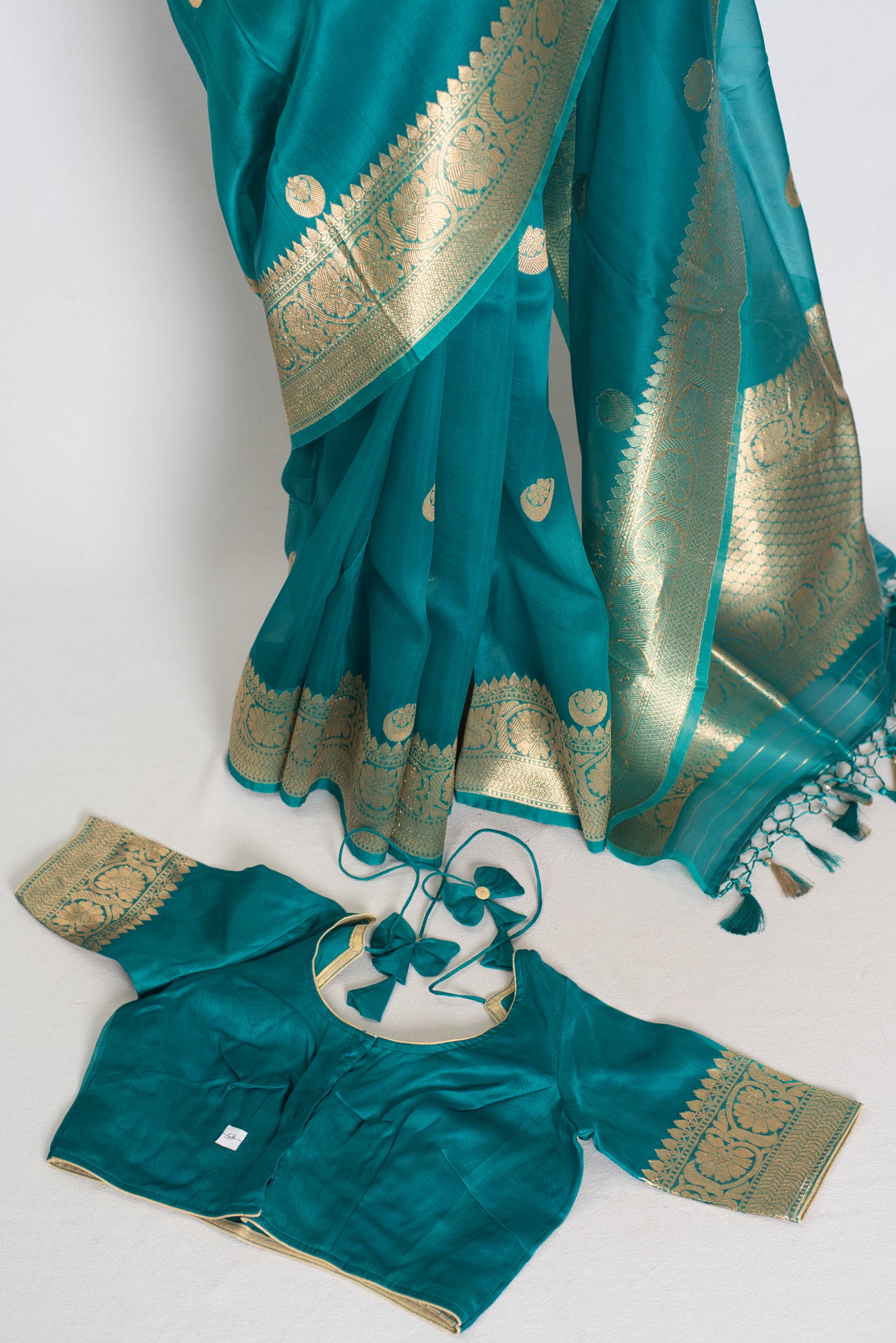 Ritaja : Rama Green and Gold Kora Organza Banarasi Saree with 38 Size Blouse image 1
