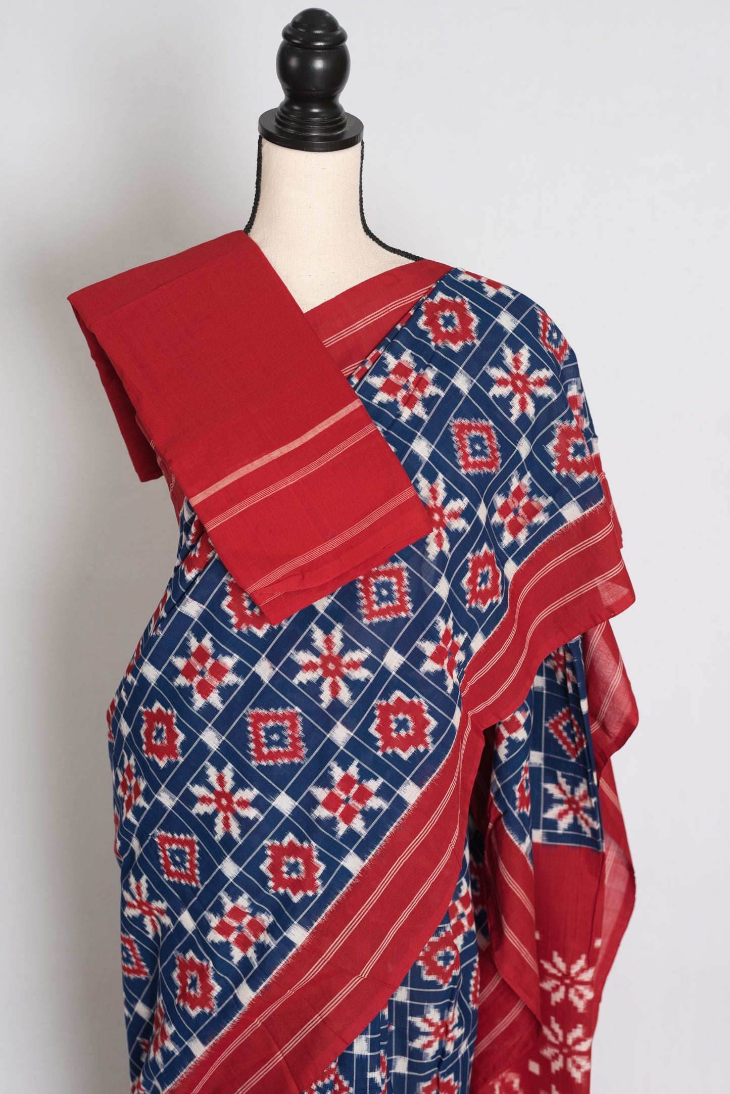Tia Blue and Red Telia Rumal Handwoven Pochampally Double Ikat Pure Cotton Saree image 2