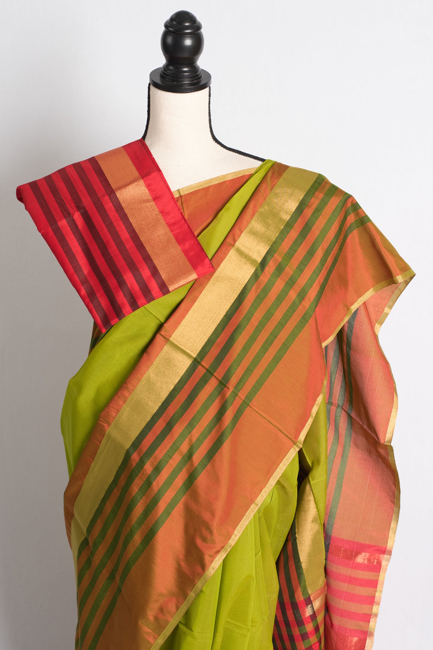 Cotton SIlk Maheshwari Saree in Green, Red and Black image 2