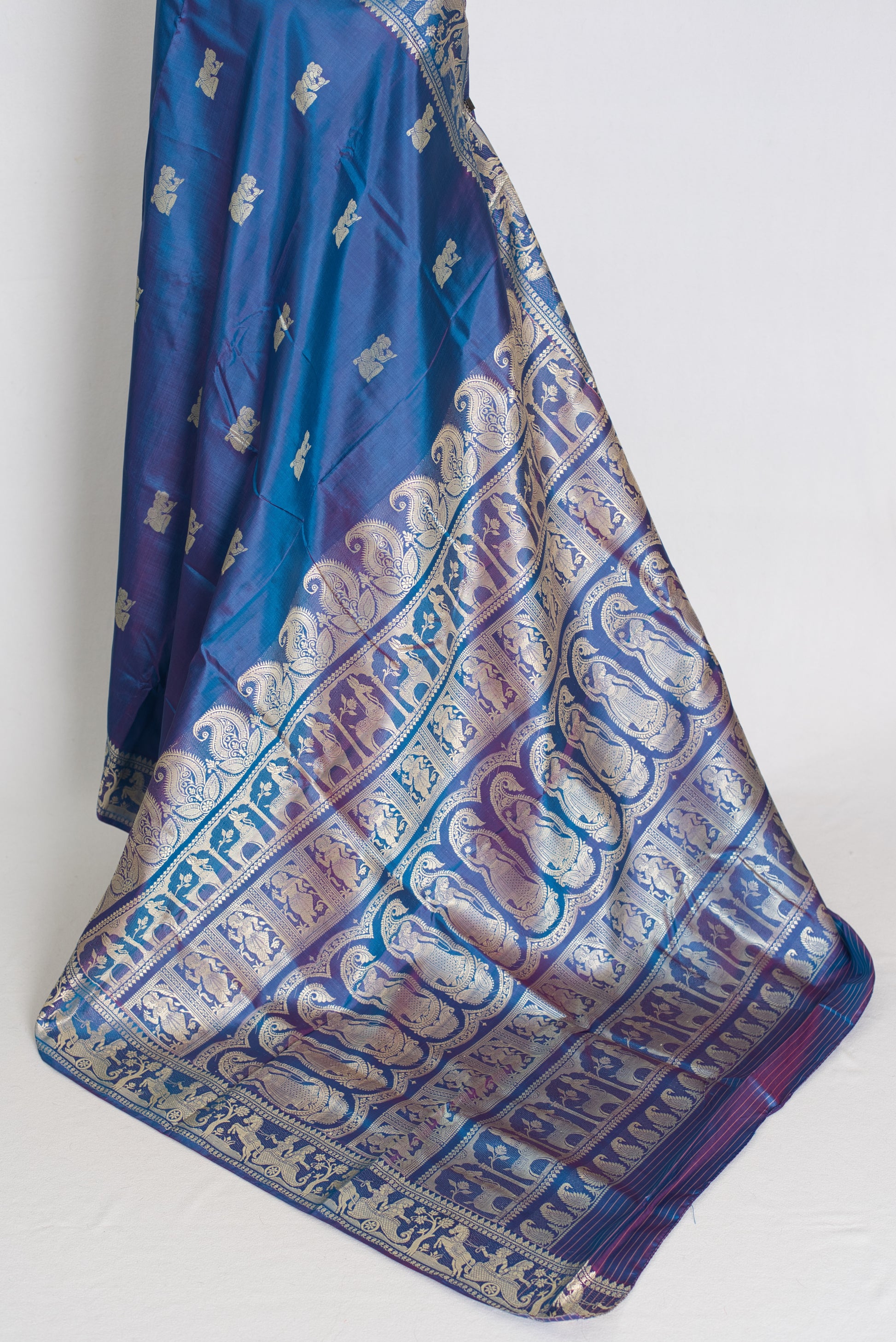 Arpita | Peacock Blue and Cream Handwoven Baluchari Silk Saree image 3