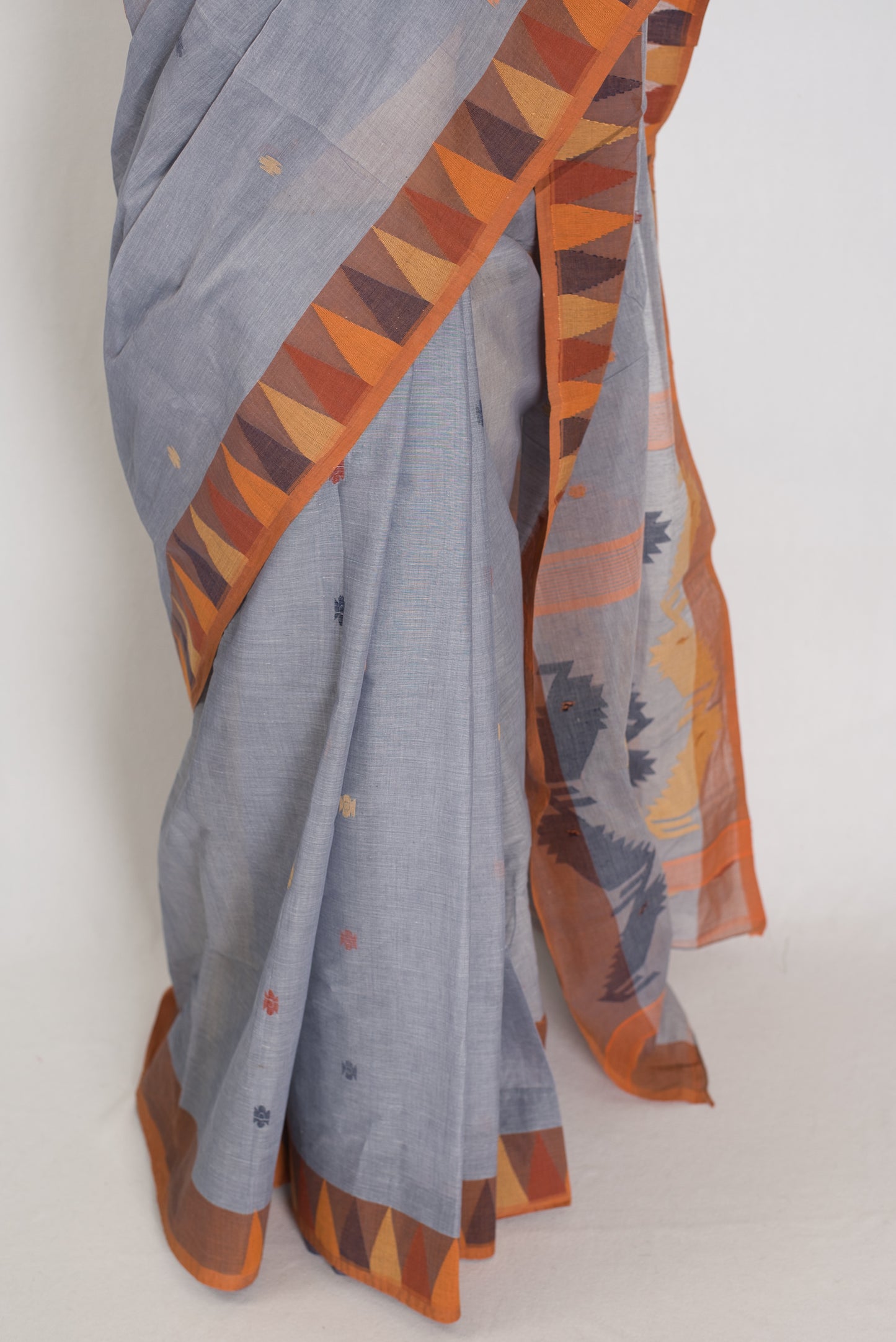 Rai: Grey and Brown Pure Cotton Jamdani Saree with Temple Border image 5
