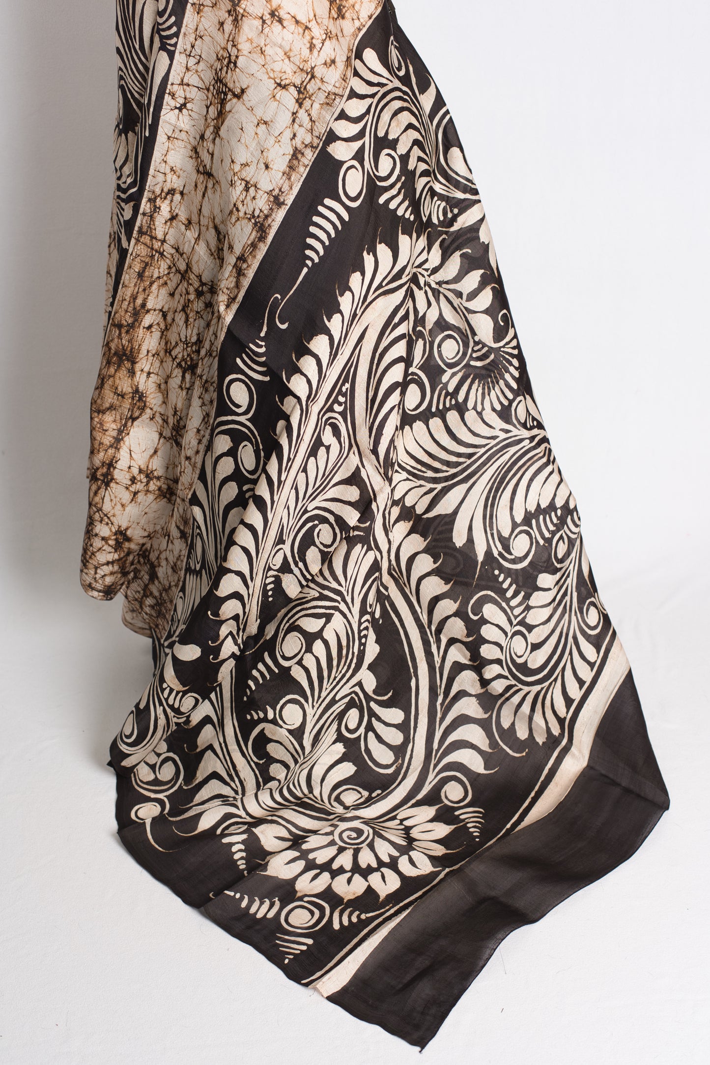 Vritti - Cream and Black Batik Handcrafted Pure Silk Saree image 4