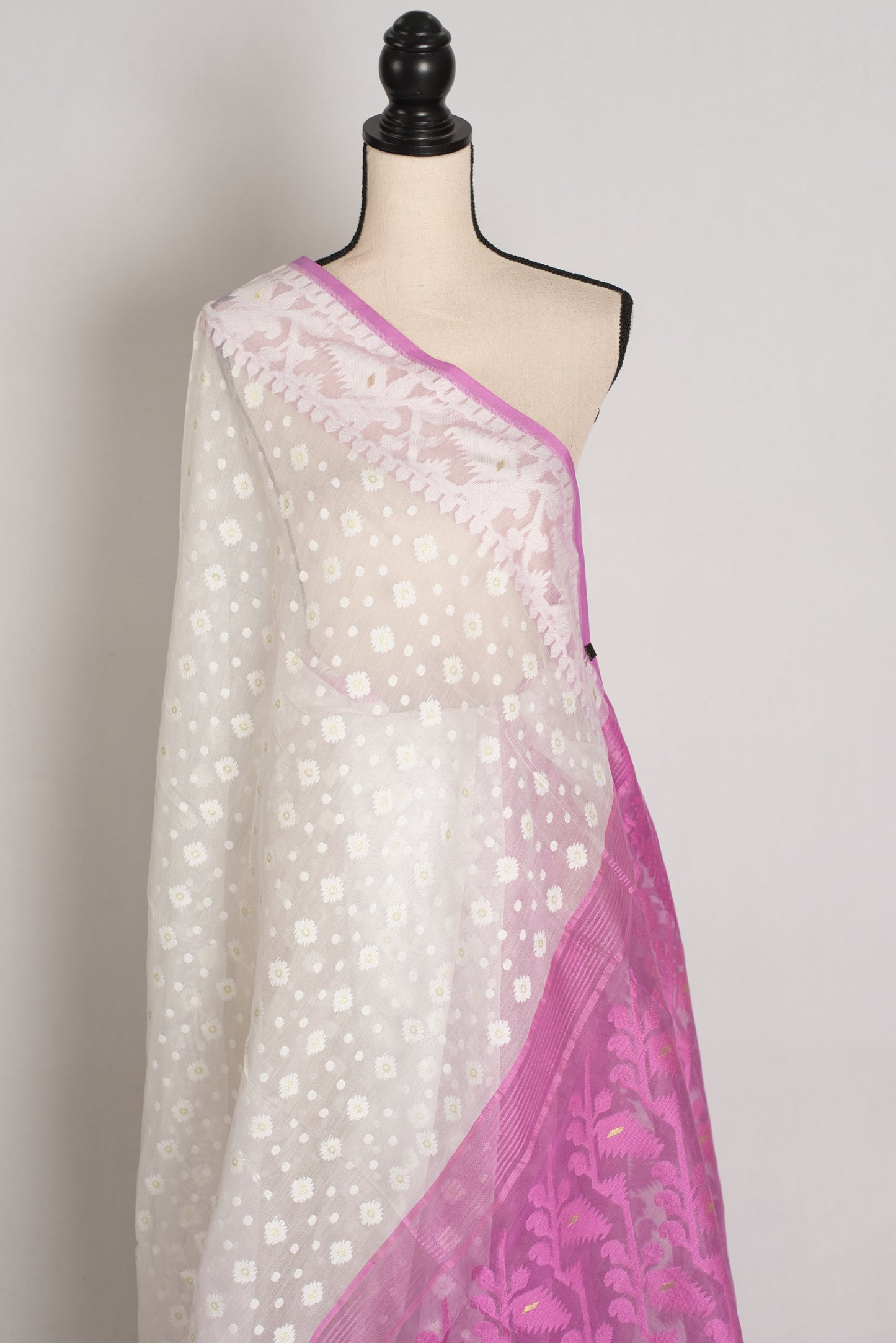 Priti : Off-White & Purple Patli Pallu Soft Blended Cotton Bengali Jamdani Saree image 3