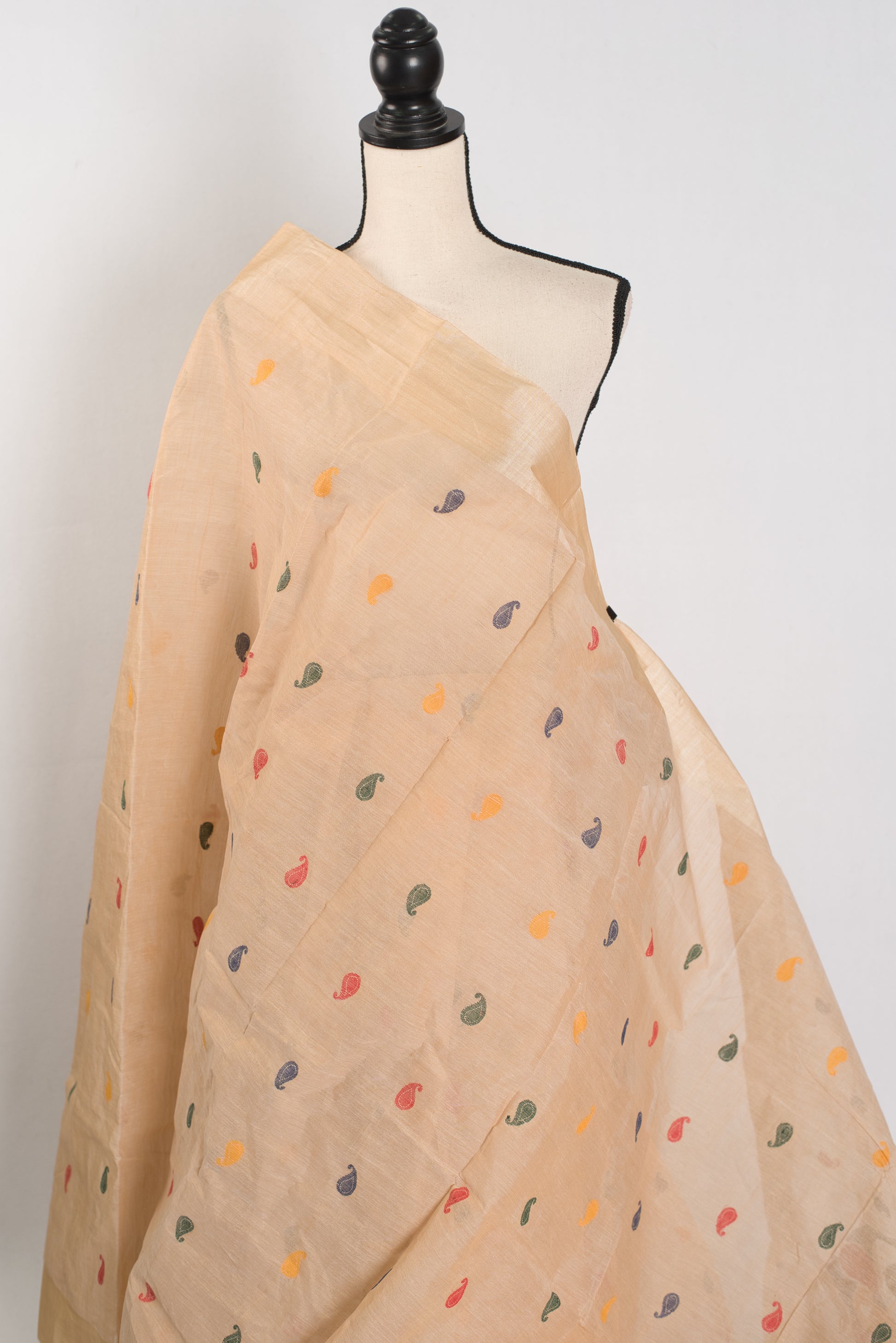 Sandhya | Handwoven Bengal Cotton Jamdani Saree with Tussar Silk Border image 3