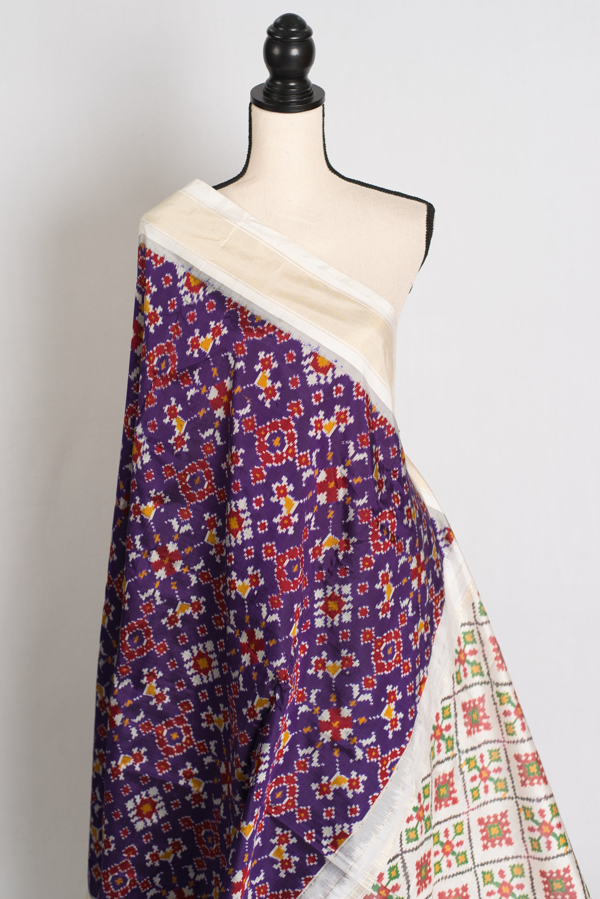 Malathi : Silk Mark Certified Navarathan Patola Saree in Purple and Off White image 4