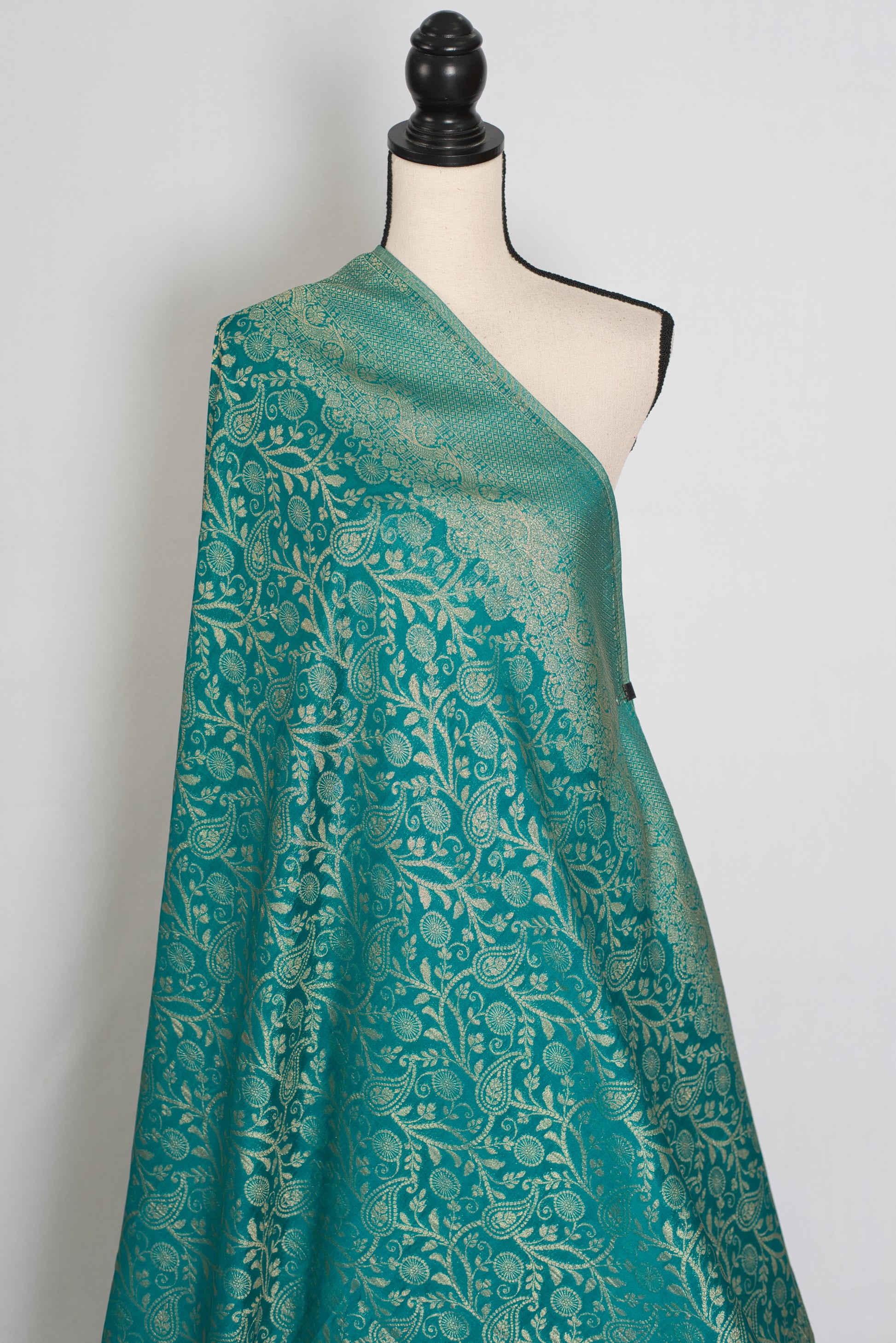 Rini | Rama Green Semi Georgette Banarasi Saree | Pre-Stitched Size 36 Blouse image 4