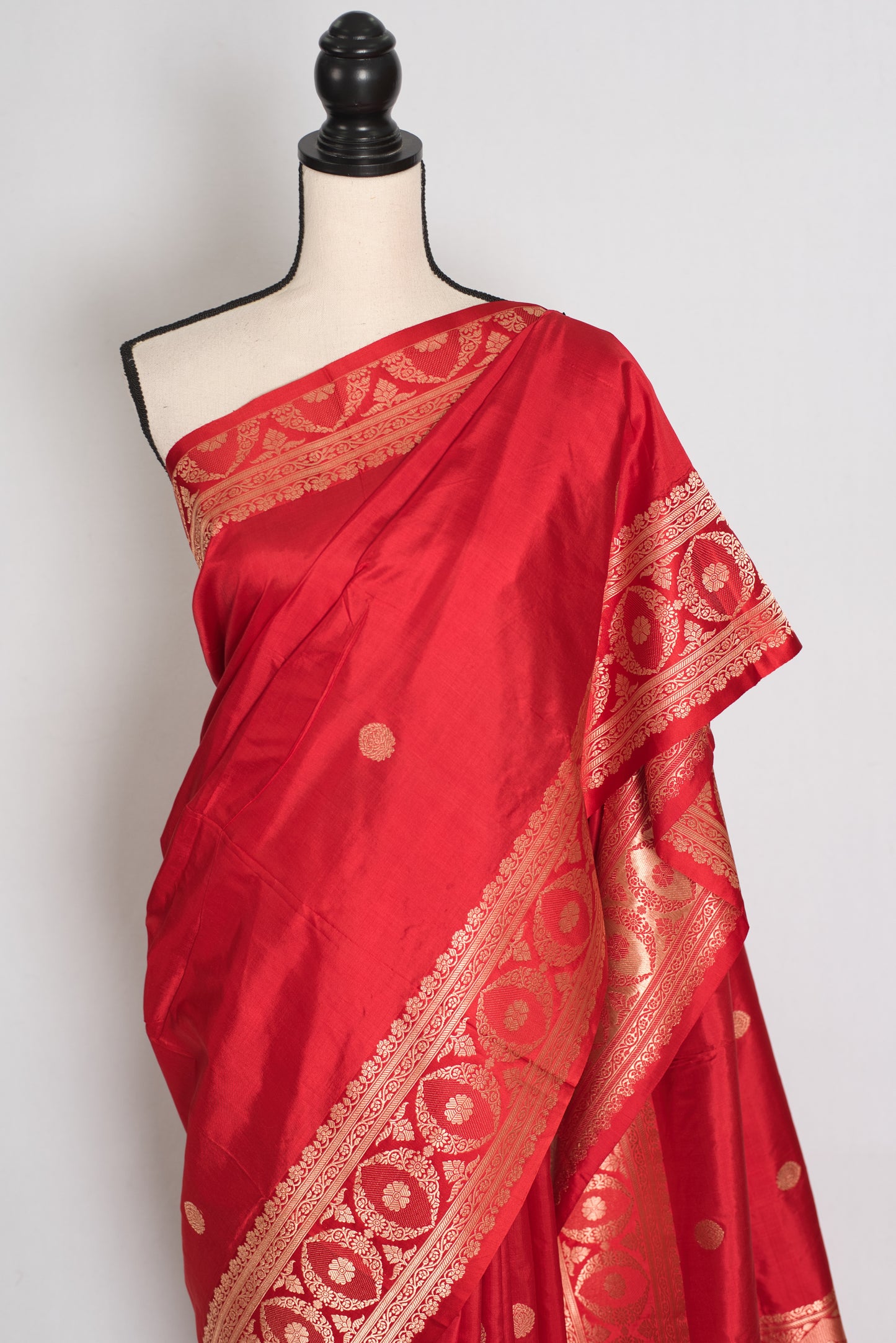 Radha : Red and Gold Handwoven Pure Silk Bridal Banarasi Saree | Silk Mark image 5