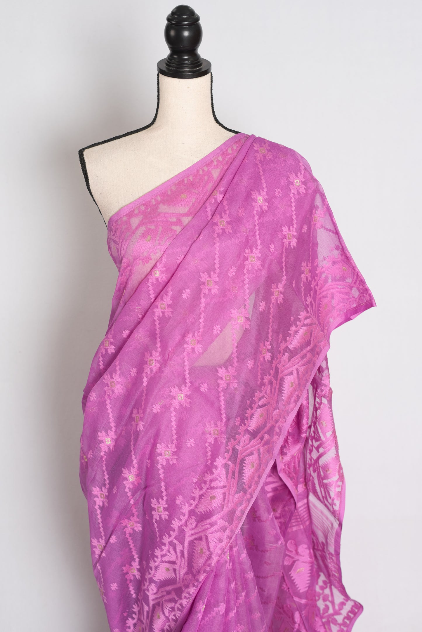 Sree : Lilac Soft Blended Cotton Jamdani Saree from Bengal image 4