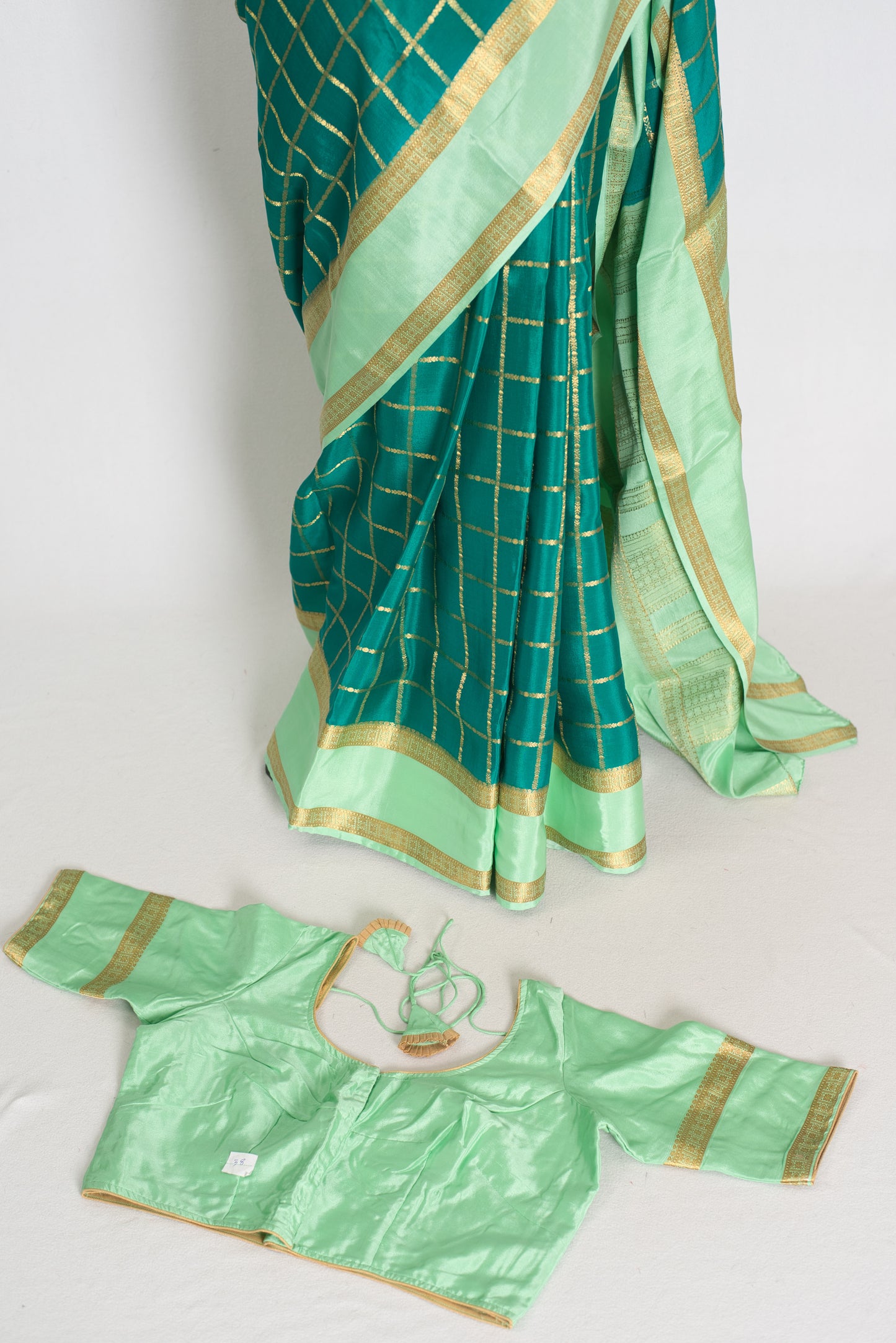 Sutra | Rama Green and Gold 110 gms Mysore Crepe Silk Saree | 38 Size Blouse image 1