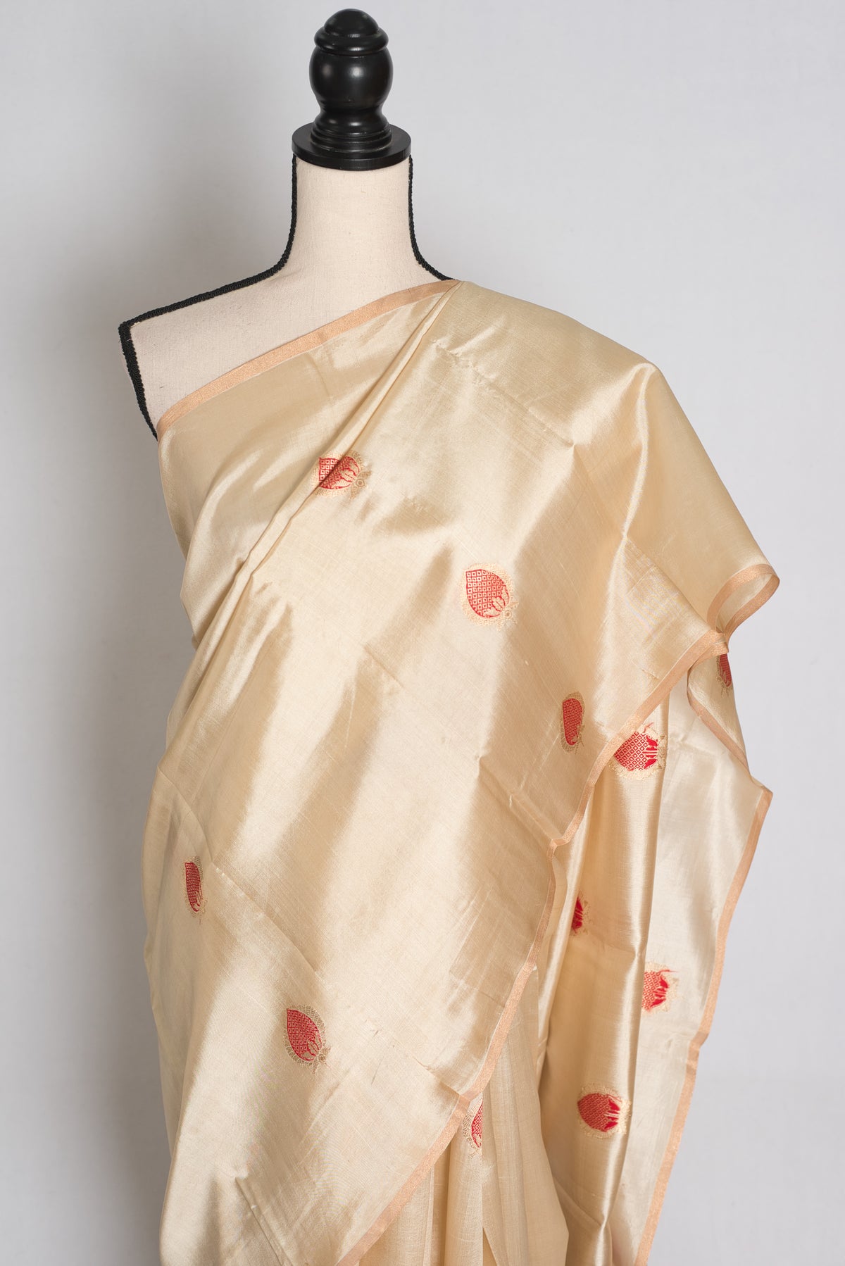 Cream and Red Banarasi saree — border detail