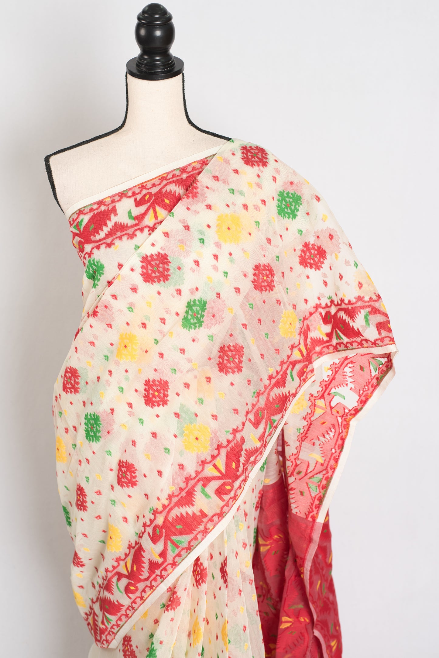 Sneha : Blended Soft Cotton Jamdani Bengali Saree in Cream and Red image 2