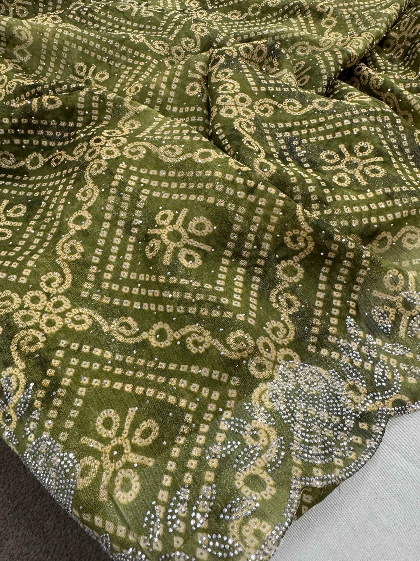 Bandhani Glow - Budget Bandhani Georgette Saree in Green image 2