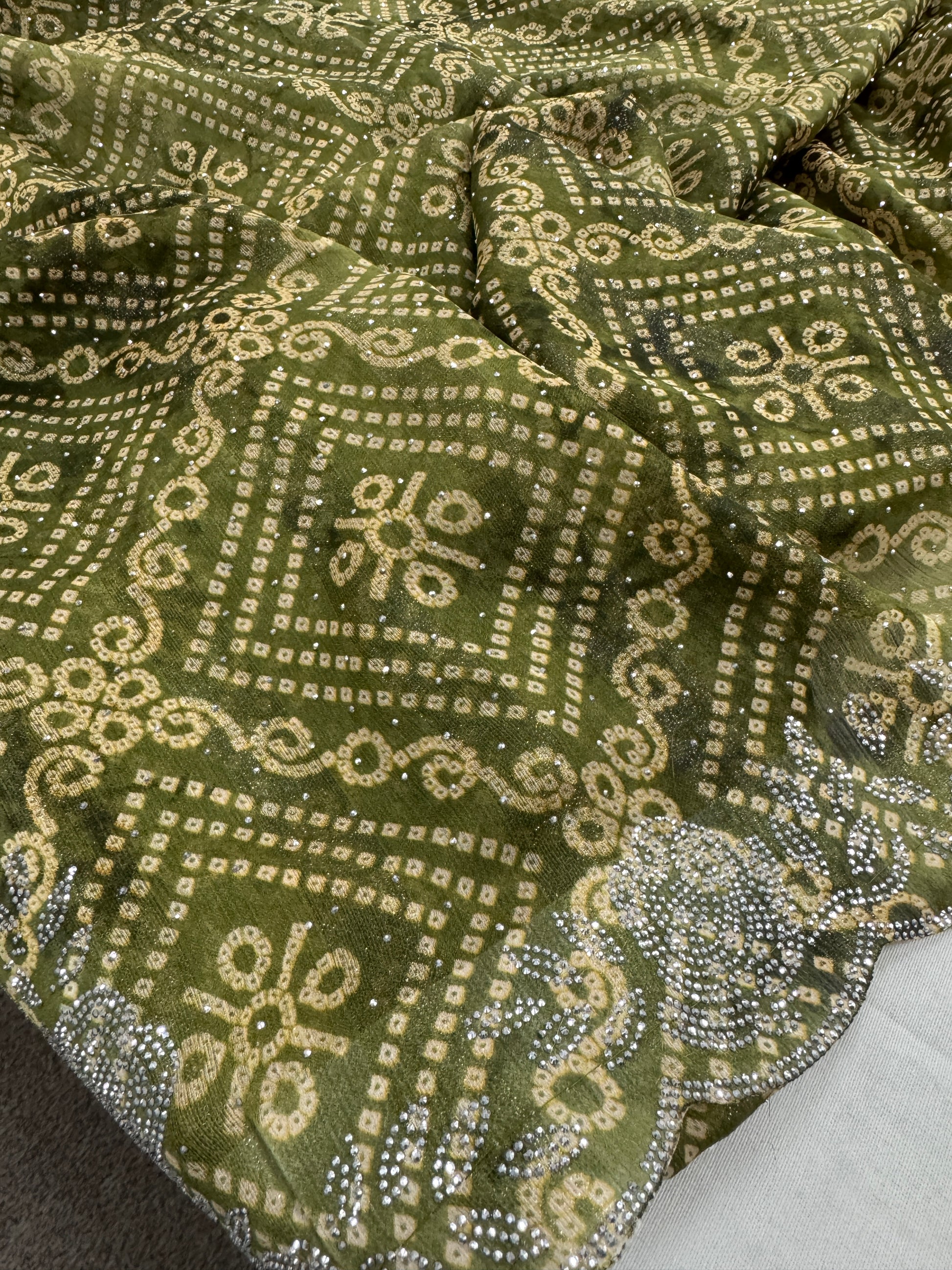 Bandhani Glow - Budget Bandhani Georgette Saree in Green image 2