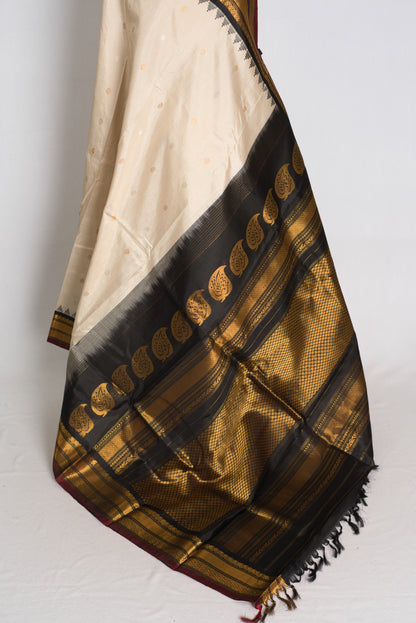 Rohini : Cream and Black Handwoven Pure Gadwal Silk Saree with Kanjivaram Style image 3