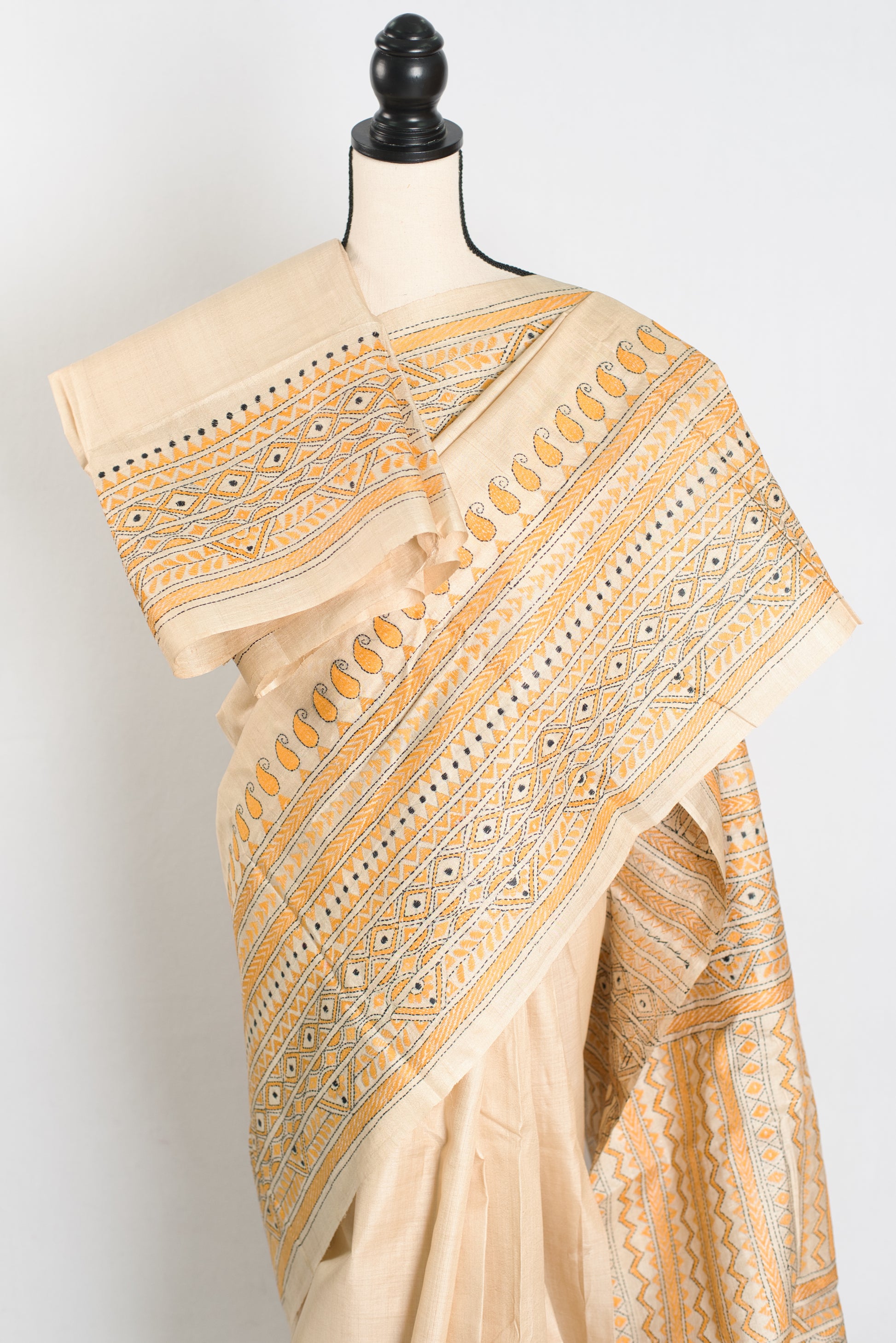 Suchitra : Hand Embroidery Tussar Silk Kantha Stitch Saree in Beige and Yellow image 2