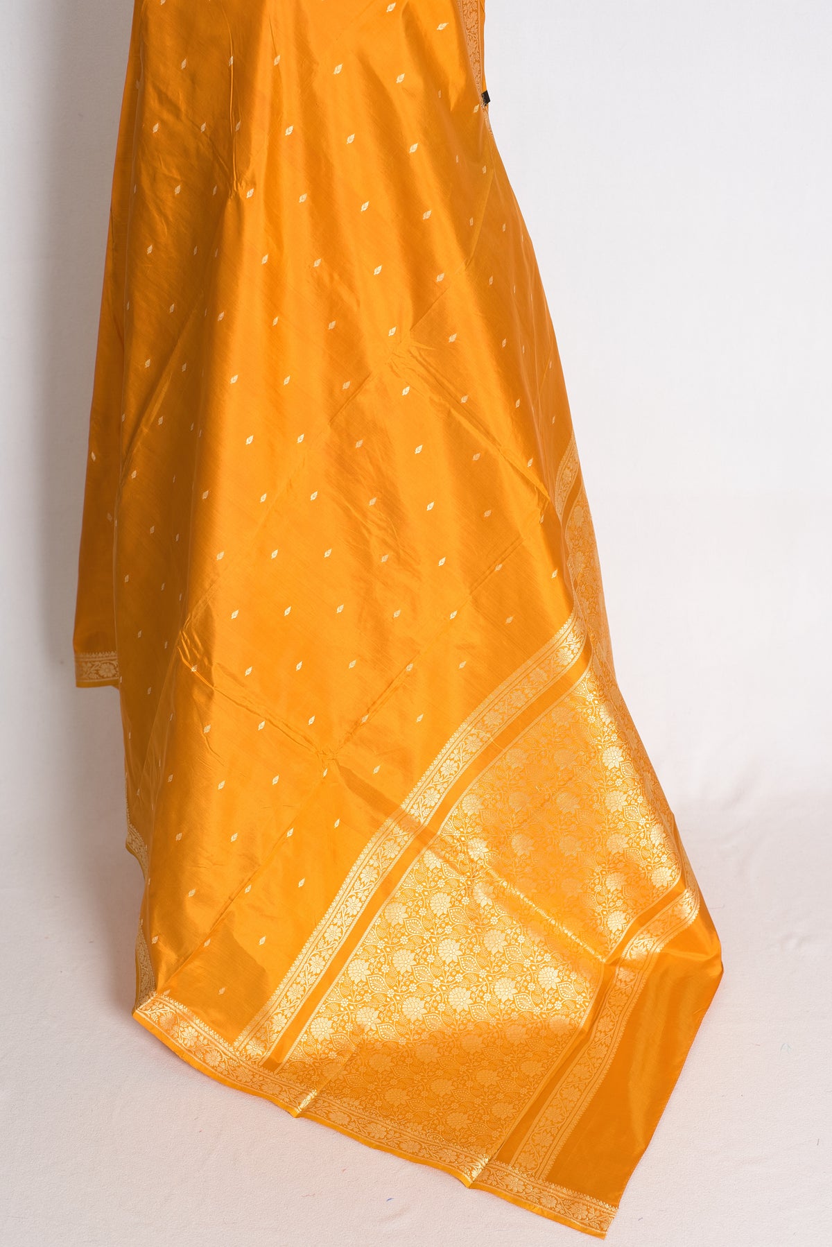 Hema: Yellow and Gold Lightweight Katan Silk Banarasi Saree image 3