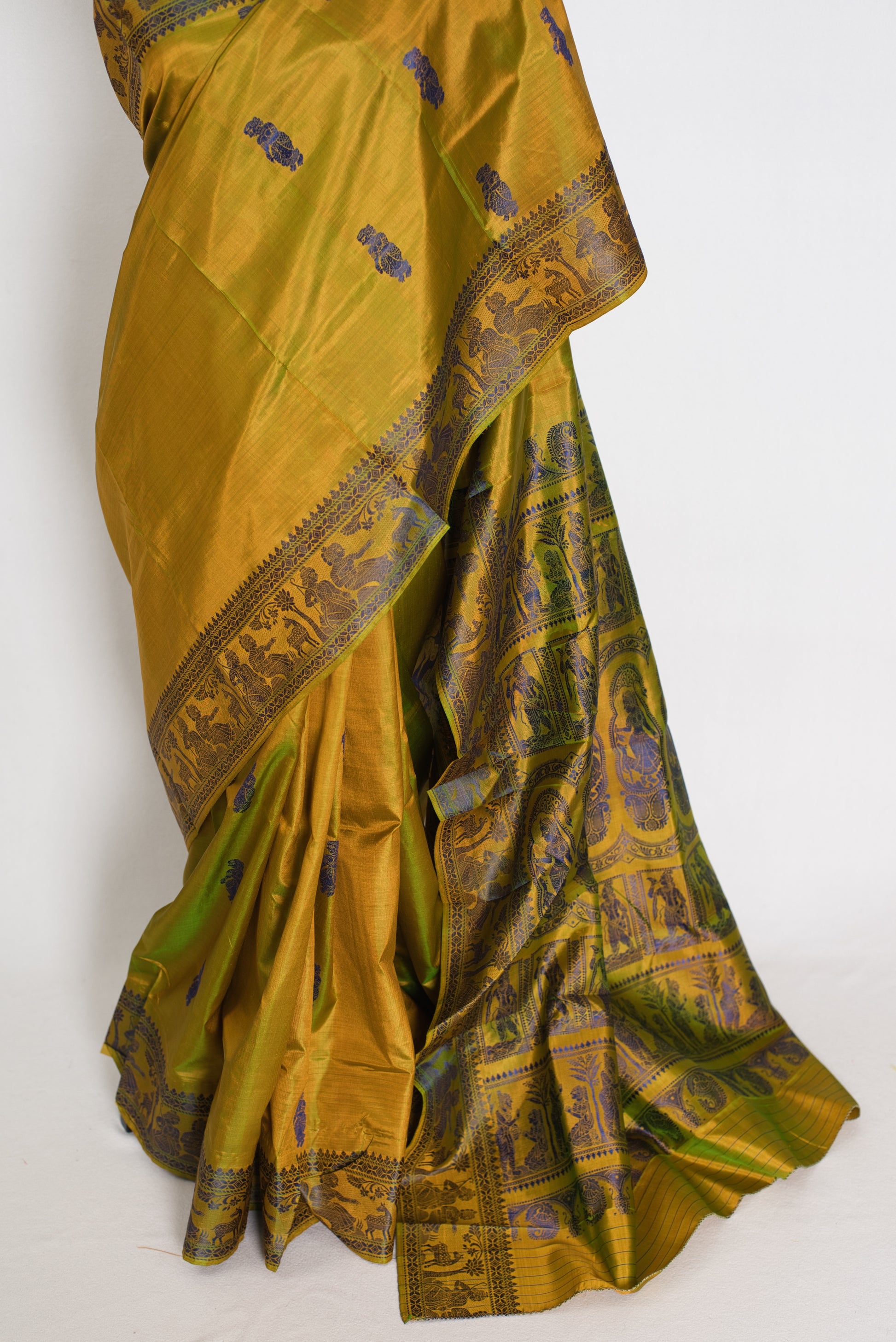 Bithi | Heena Green Handwoven Bishnupuri Baluchari Silk Saree | 38 Size Blouse image 7