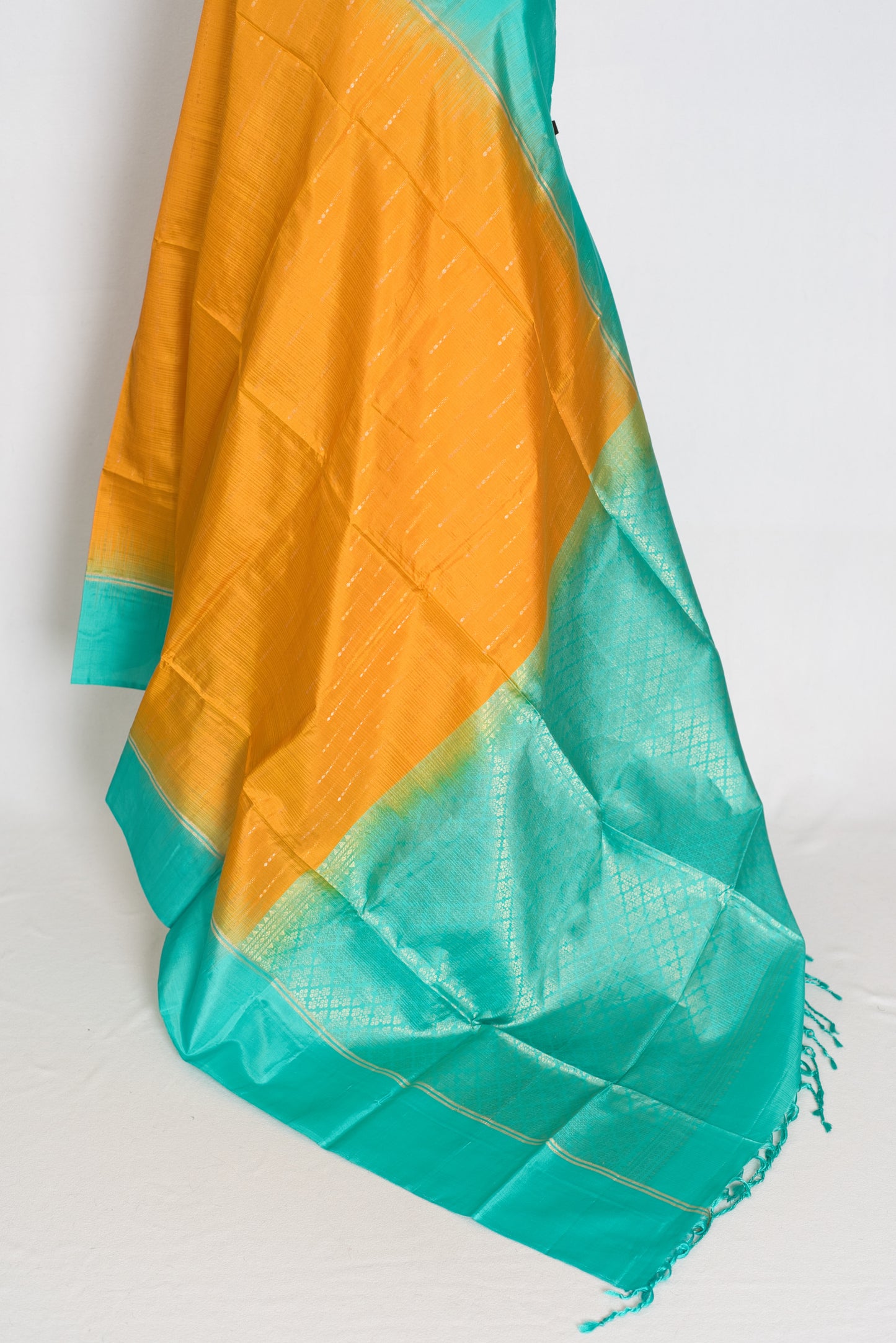 Kalyani Yellow and Sea Green Lightweight Kanjivaram Silk Saree image 4