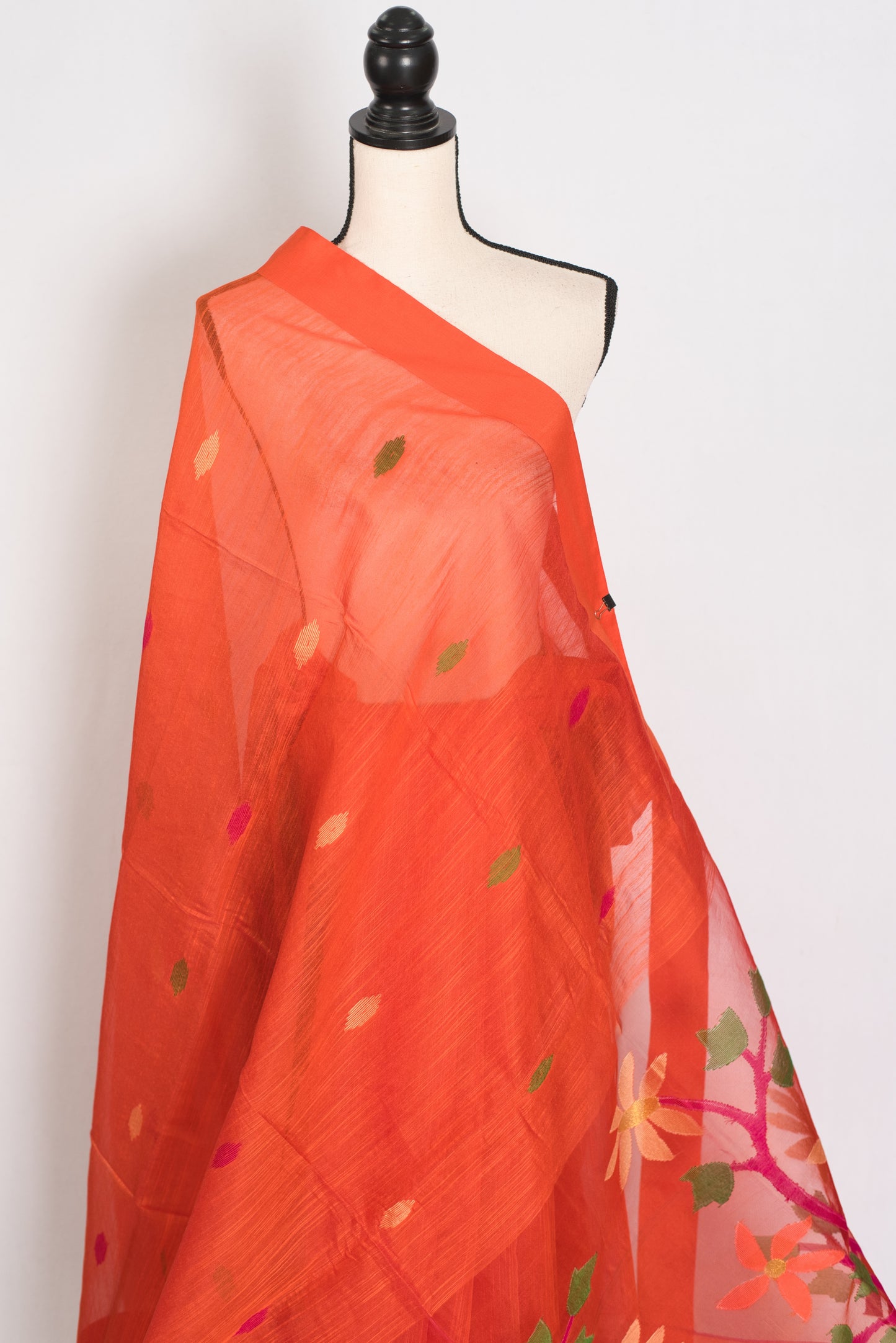 Gayetri: Orange Bengal Linen-Cotton Saree with Resham Jamdani Pallu image 4