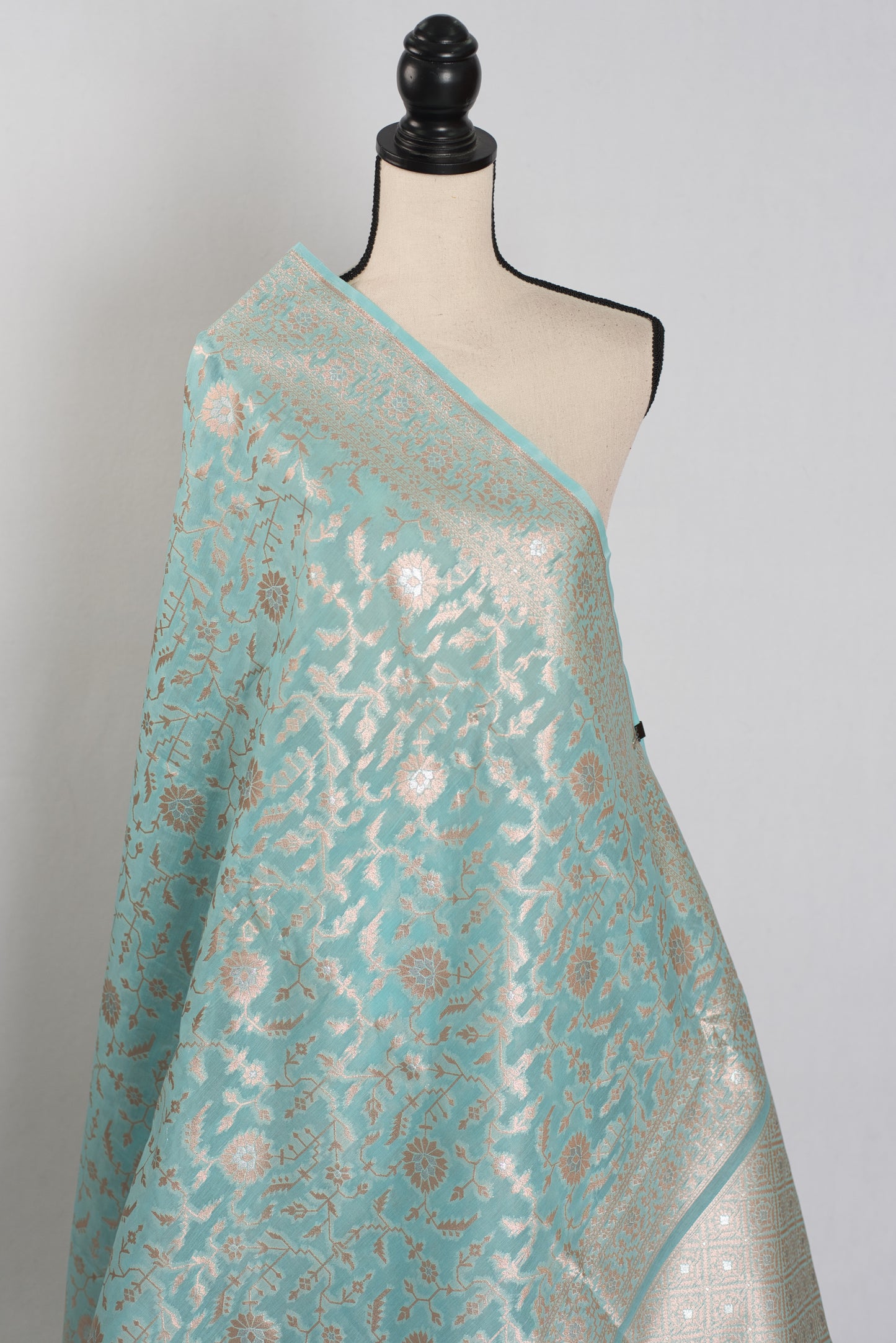 Laila: Sky Blue and Gold Jamdani Banarasi Saree | Bengali-Varanasi Fusion image 4