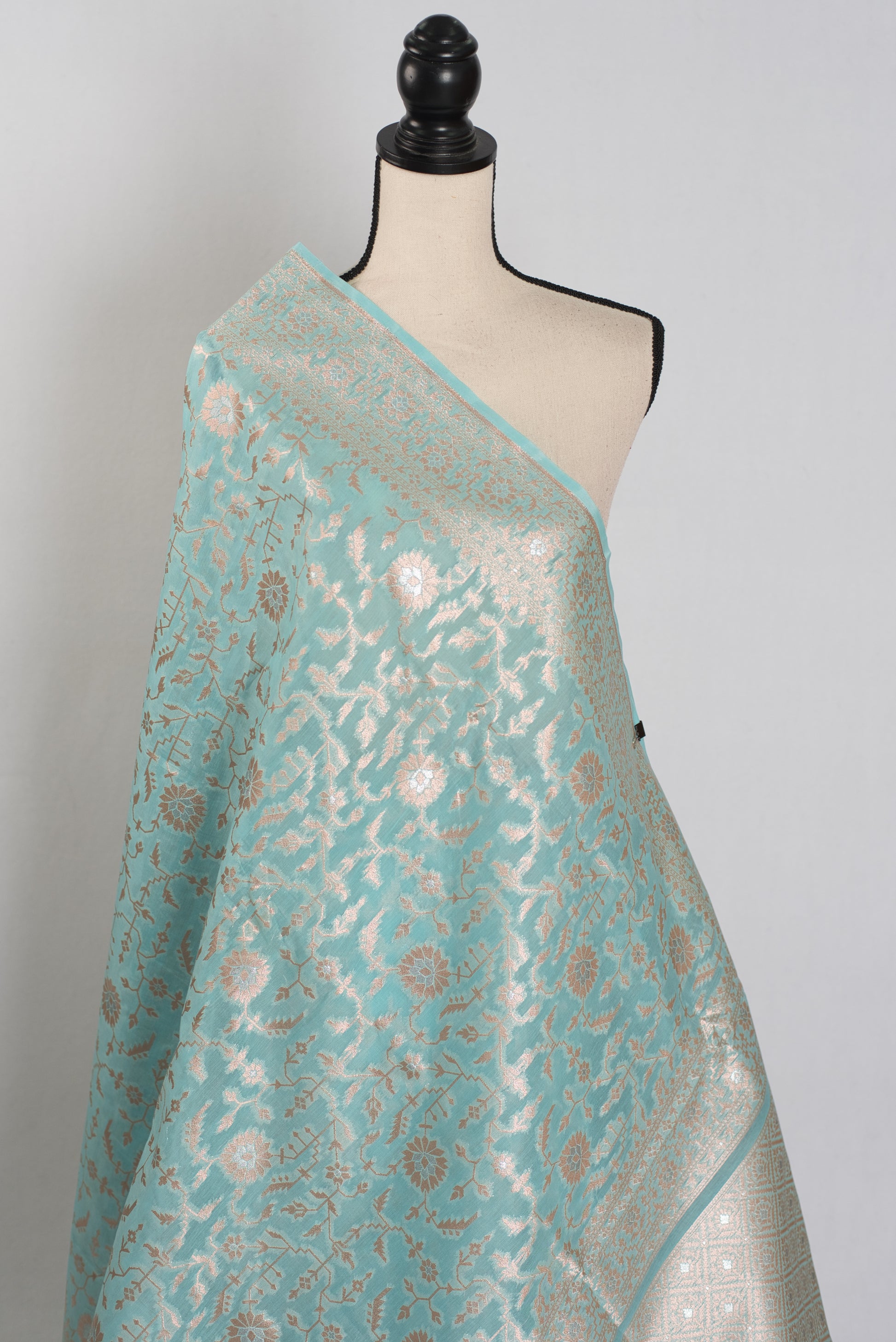 Laila: Sky Blue and Gold Jamdani Banarasi Saree | Bengali-Varanasi Fusion image 4