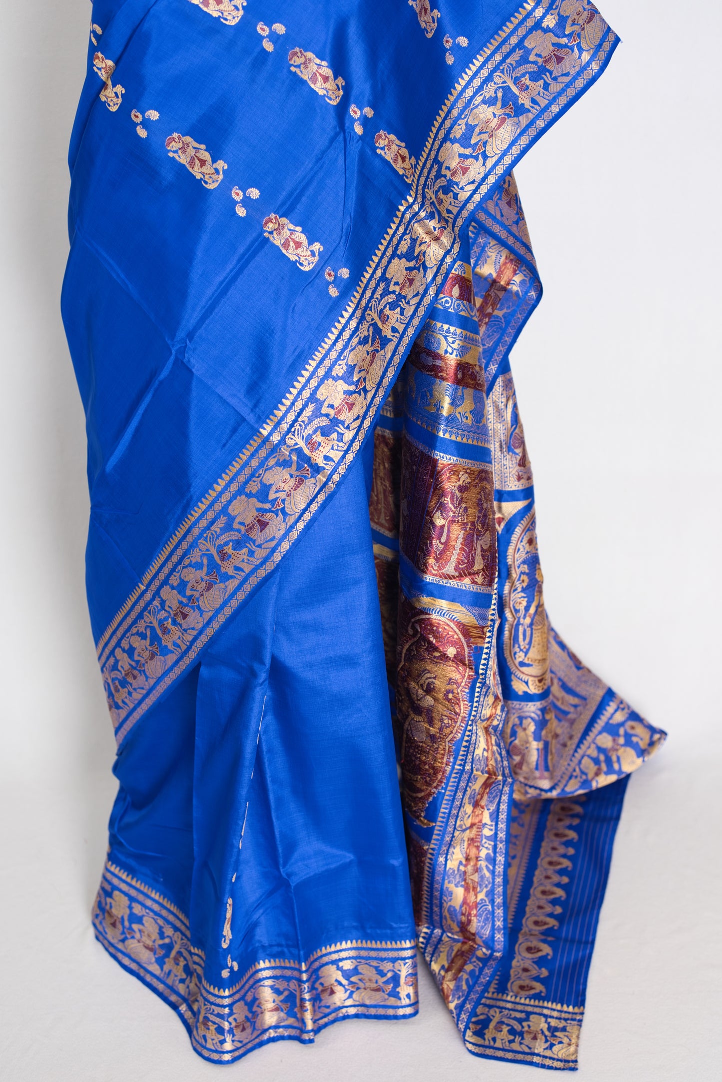 Nila | Royal Blue and Gold Handwoven Swarnachari Pure Silk Saree image 4