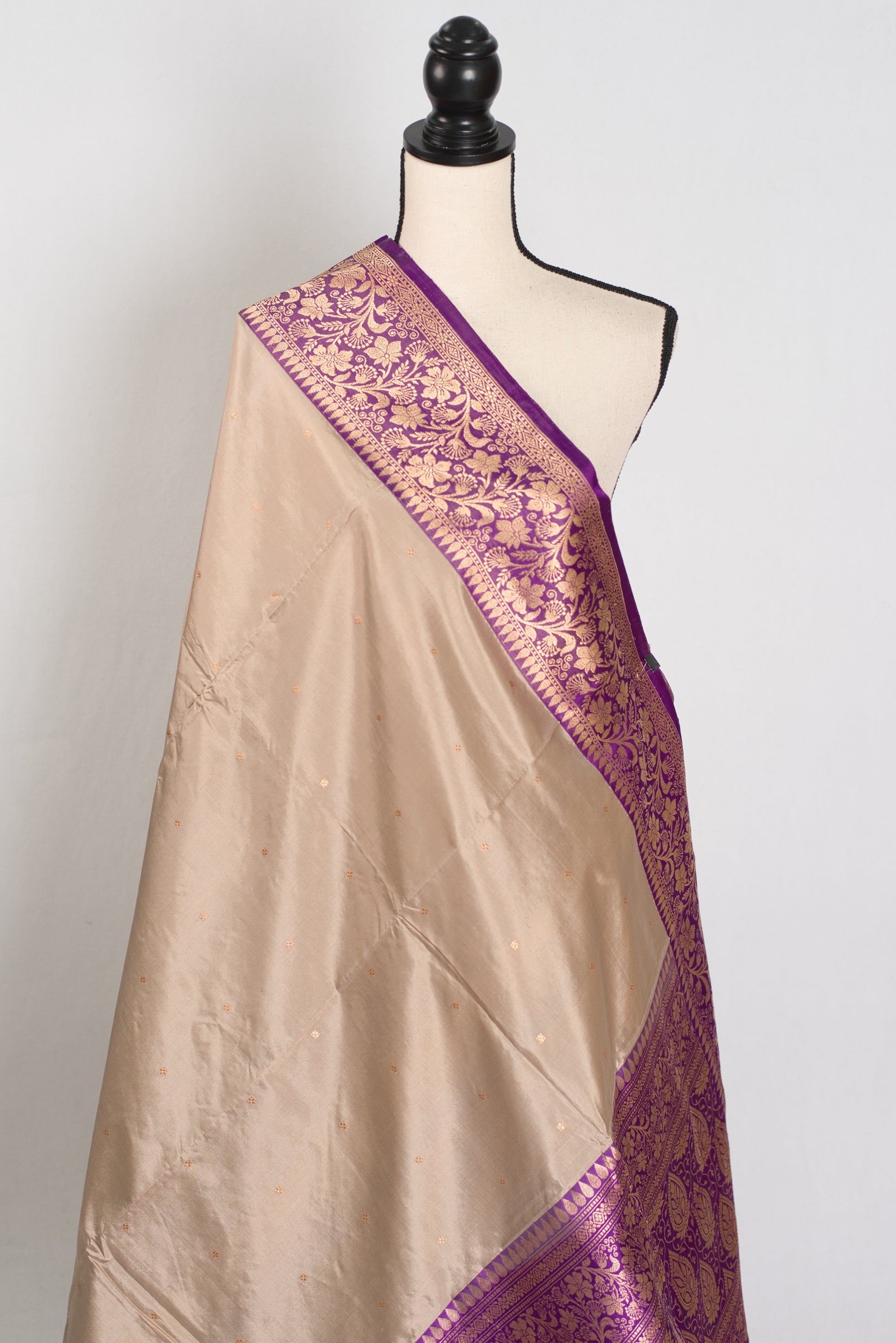 Isha : Certified Silk Banarasi Saree in Clay White and Purple image 4