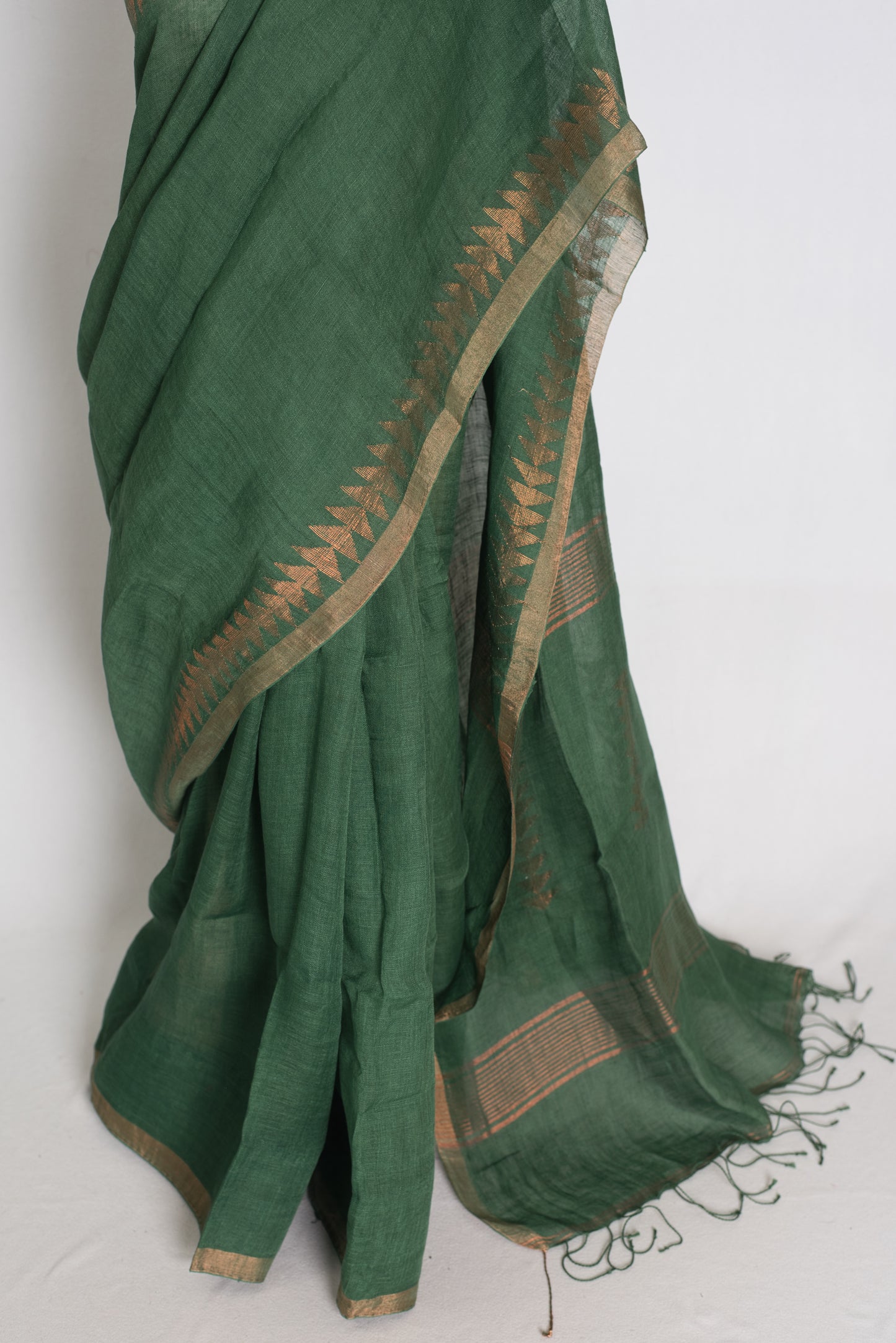 Nidhi : Forest Green Pure Linen by Linen Bengali Linen Jamdani Saree image 5