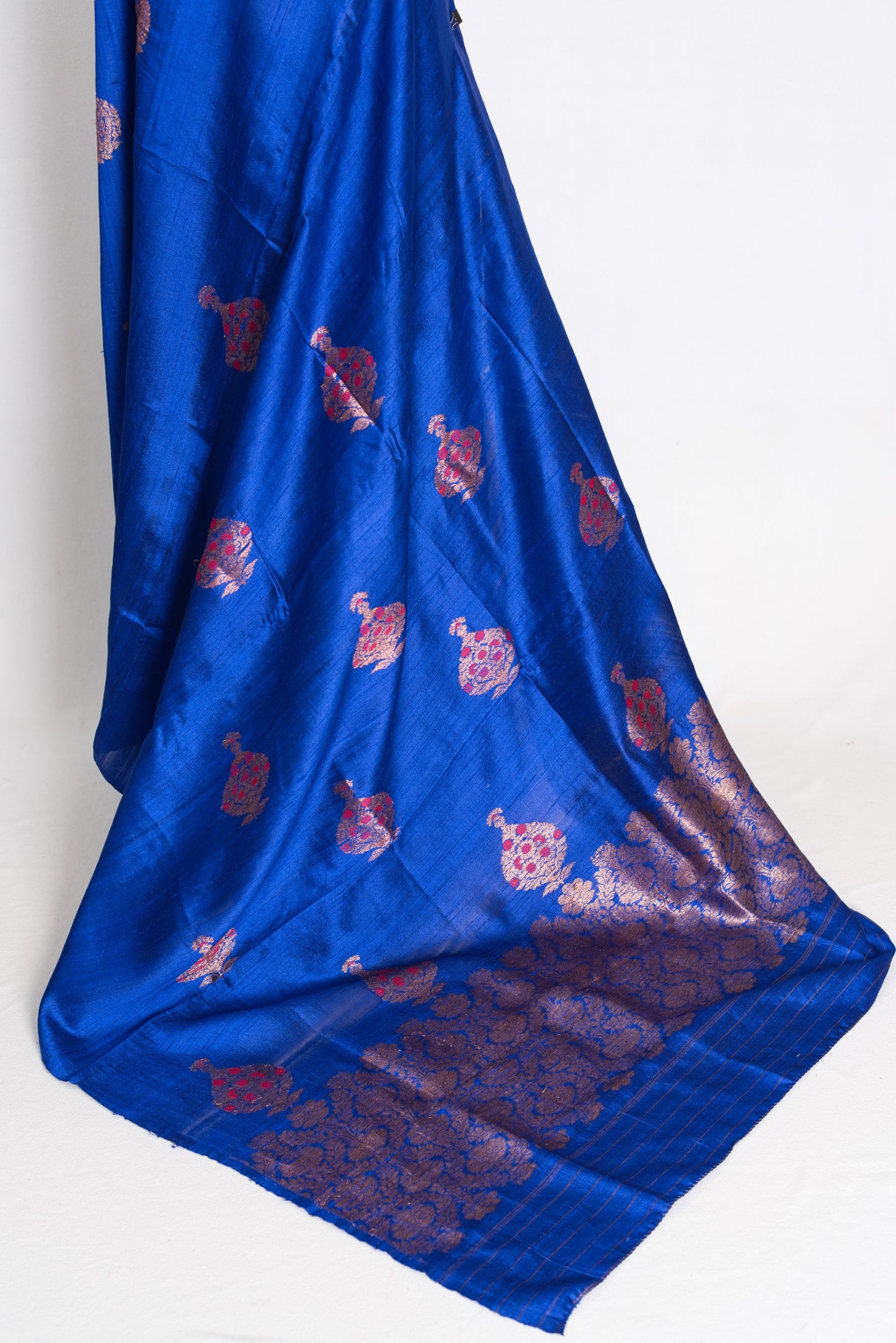 Tia : Royal Blue Borderless Pure Raw Silk Banarasi Saree | Antique Gold Zari image 3
