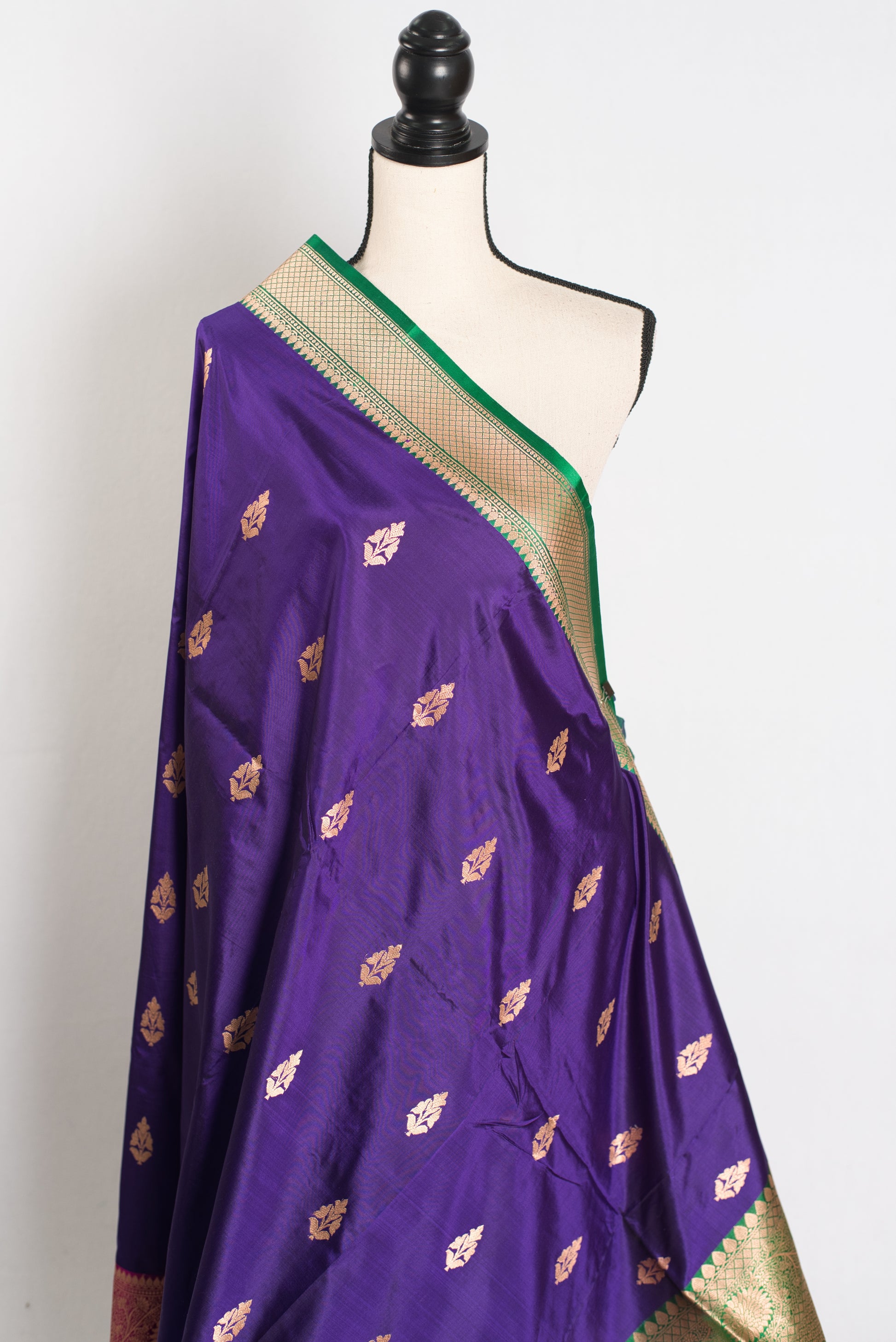 Nayana : Silk Mark Certified Purple Katan Banarasi Saree image 4
