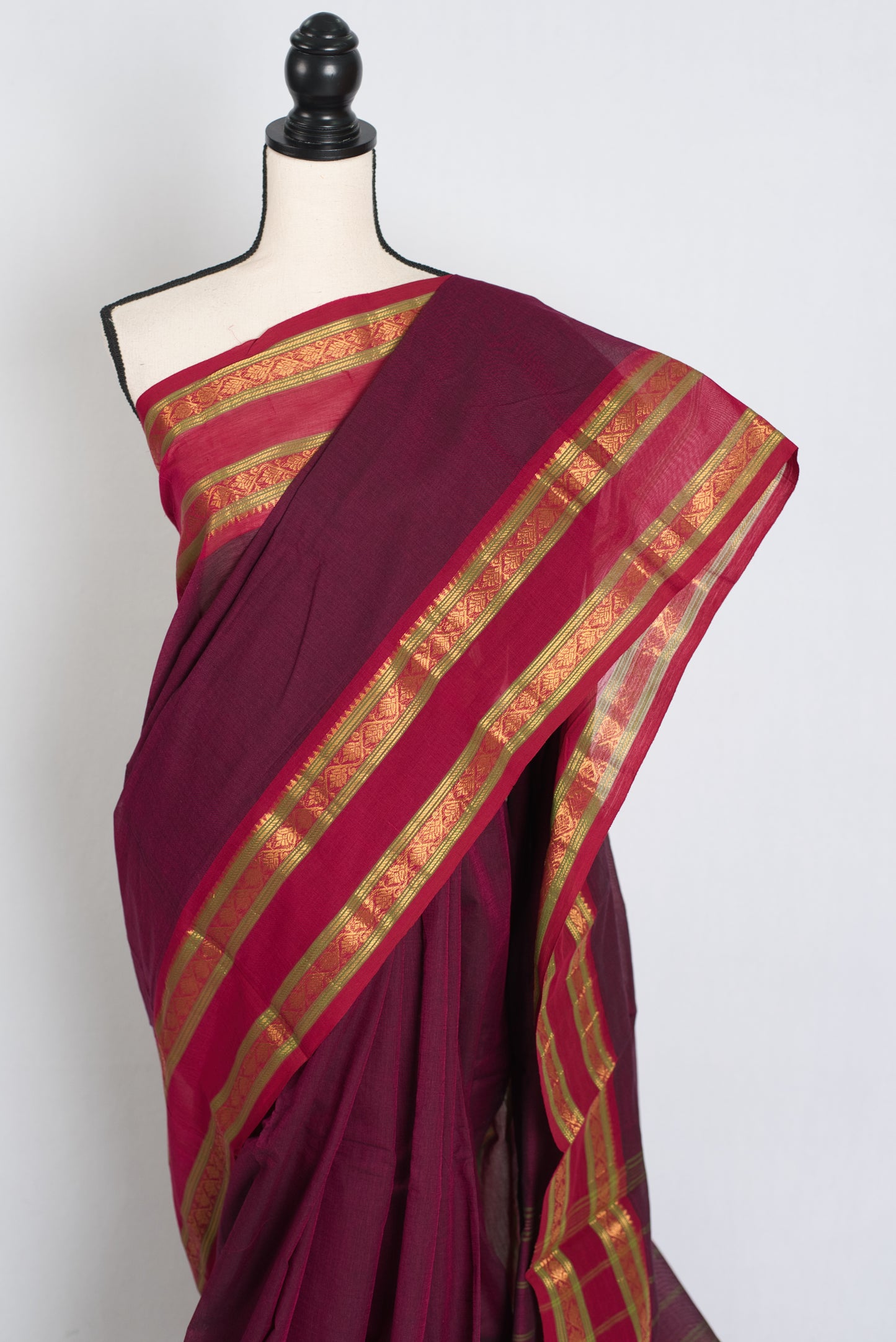 Kalyani : Handwoven Kanchi Cotton Saree in Maroonish Purple image 3