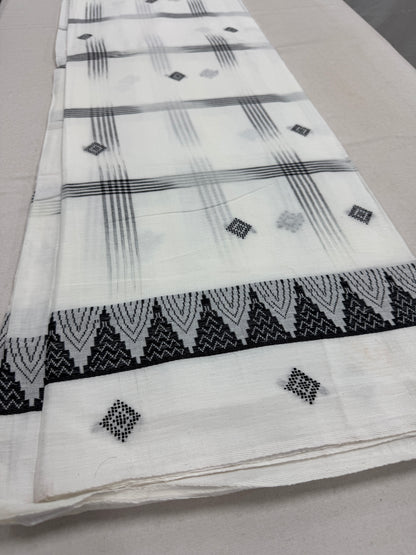 Maya : Off White and Black Soft Cotton Dhaniakhali Saree with Temple Border image 6
