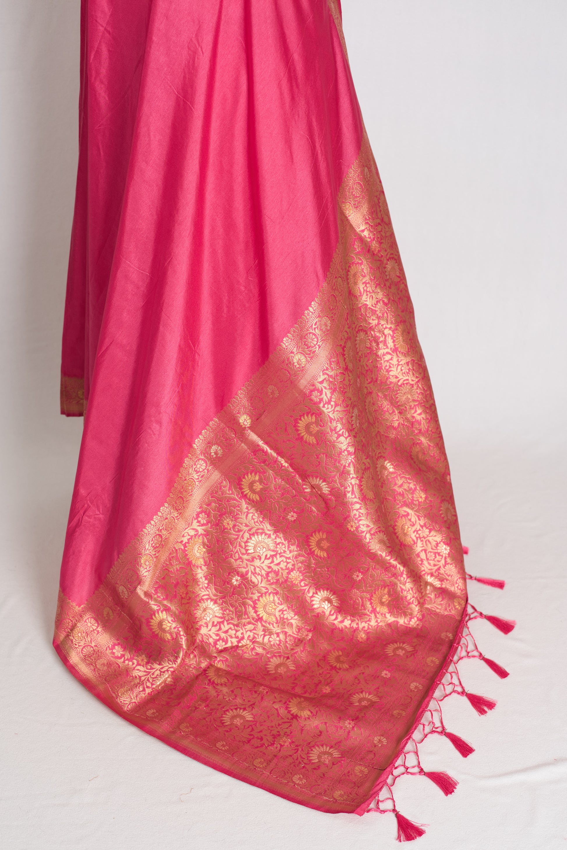 Ranjana : Budget Friendly Blended Valkalam Banarasi Saree in Pink and Gold image 3