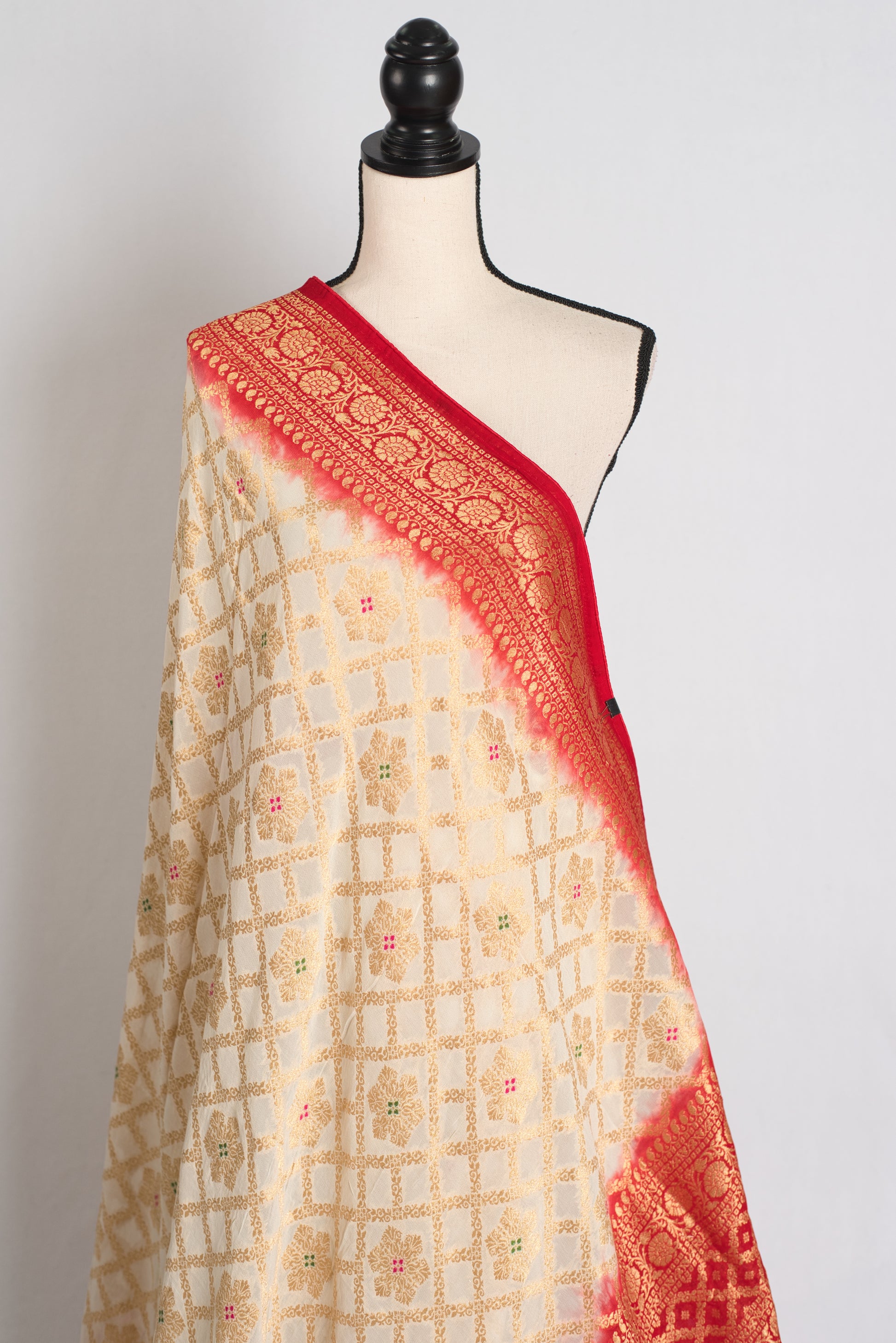 Anuya : White and Red Crepe Georgette Banarasi Saree image 4