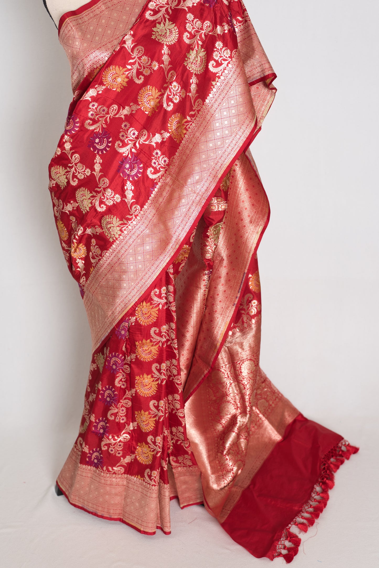 Naaz : Dark Red and Gold Minakari Jaal Katan Silk Bridal Banarasi Saree image 6