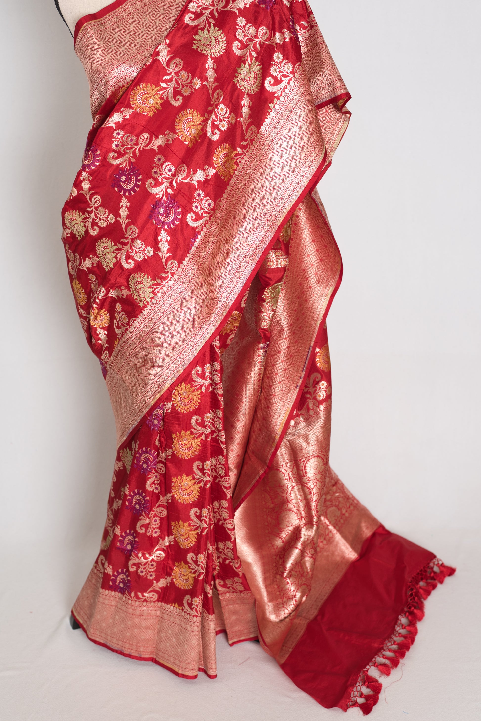 Naaz : Dark Red and Gold Minakari Jaal Katan Silk Bridal Banarasi Saree image 6