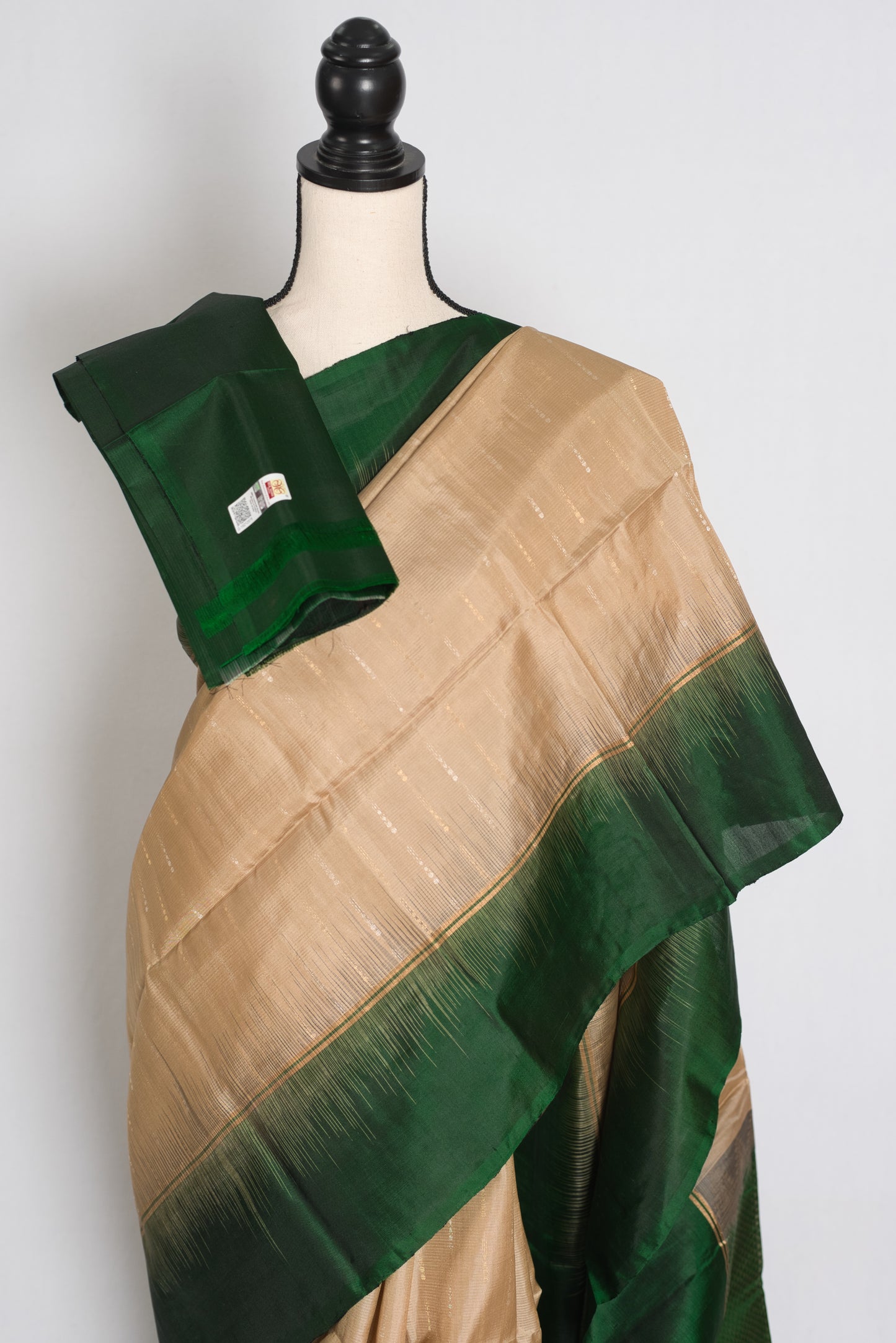 Mehuli : Clay Brown and Bottle Green Lightweight Kanjivaram Silk Saree image 2