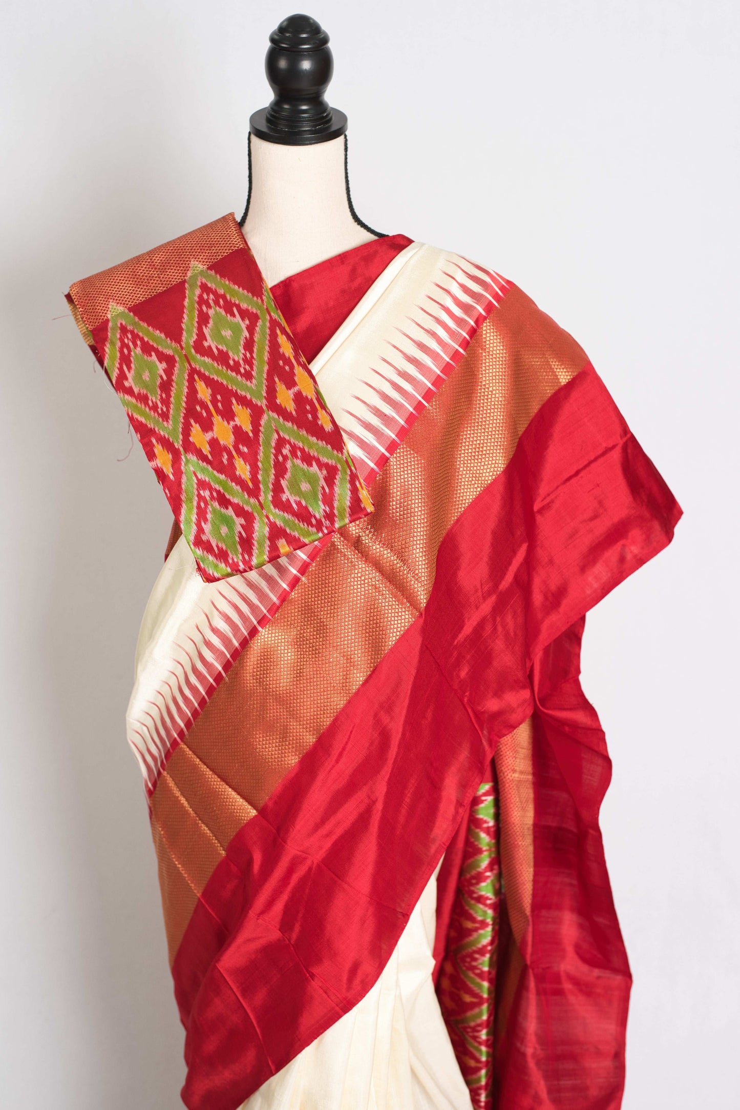 Dyuti : Silk Mark Certified Double Weaving Patola Ikkat Saree in Cream and Red image 2
