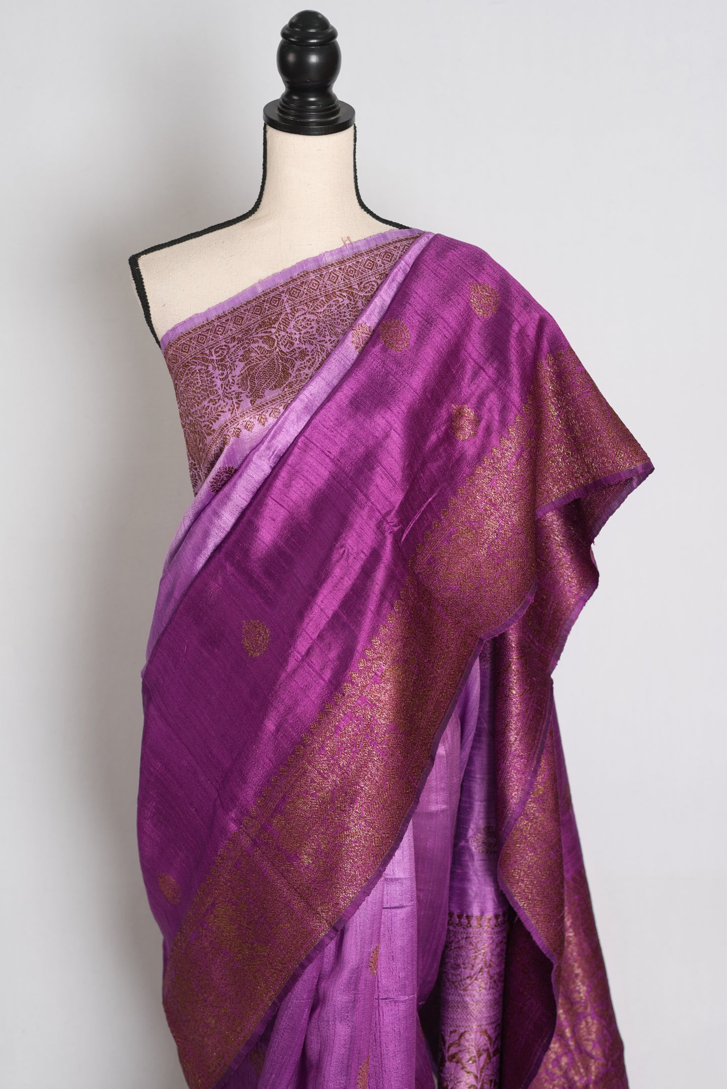 Gracy : Shades of Mauve Purple Ombre Hand Woven Raw Silk Banarasi Saree image 6